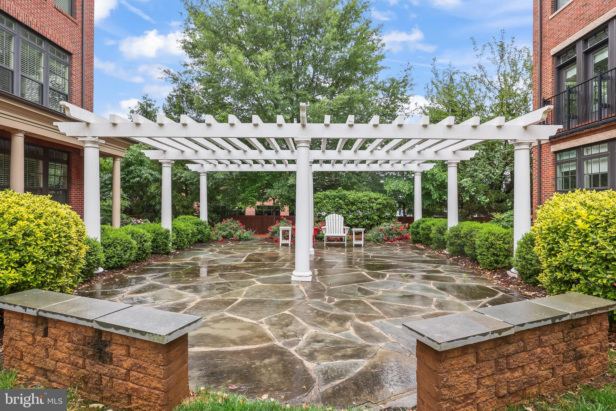 CRESCENT PLACE - Residential