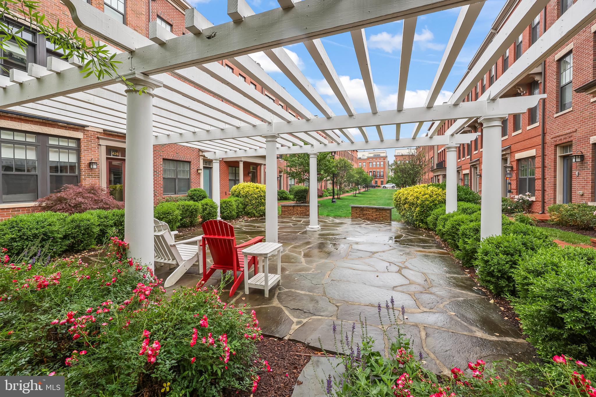 CRESCENT PLACE - Residential