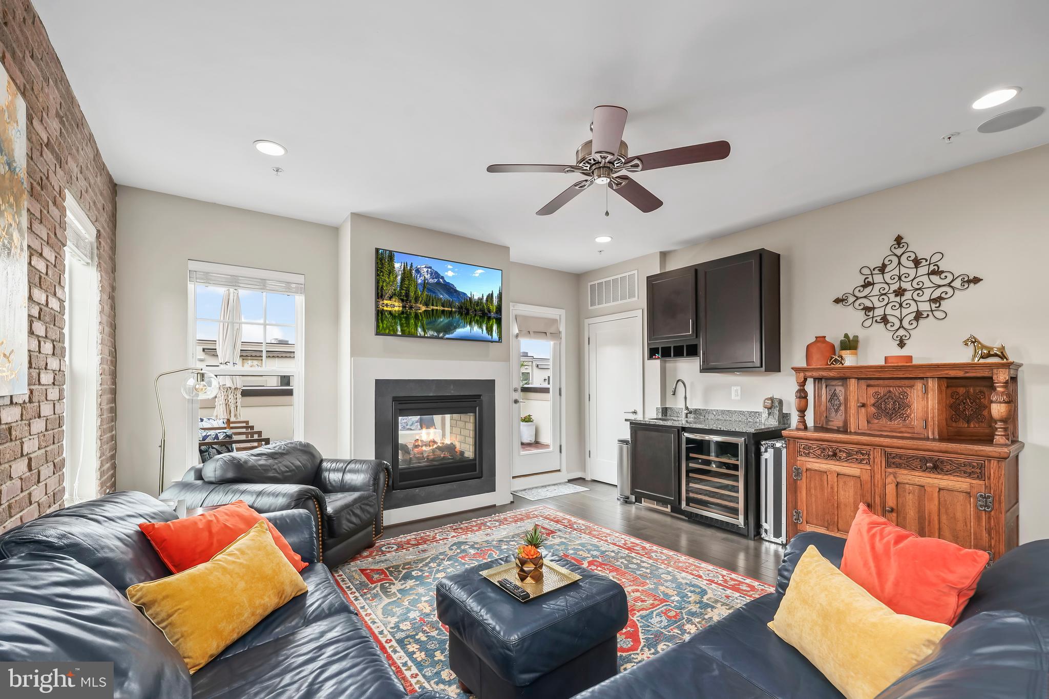 CRESCENT PLACE - Residential
