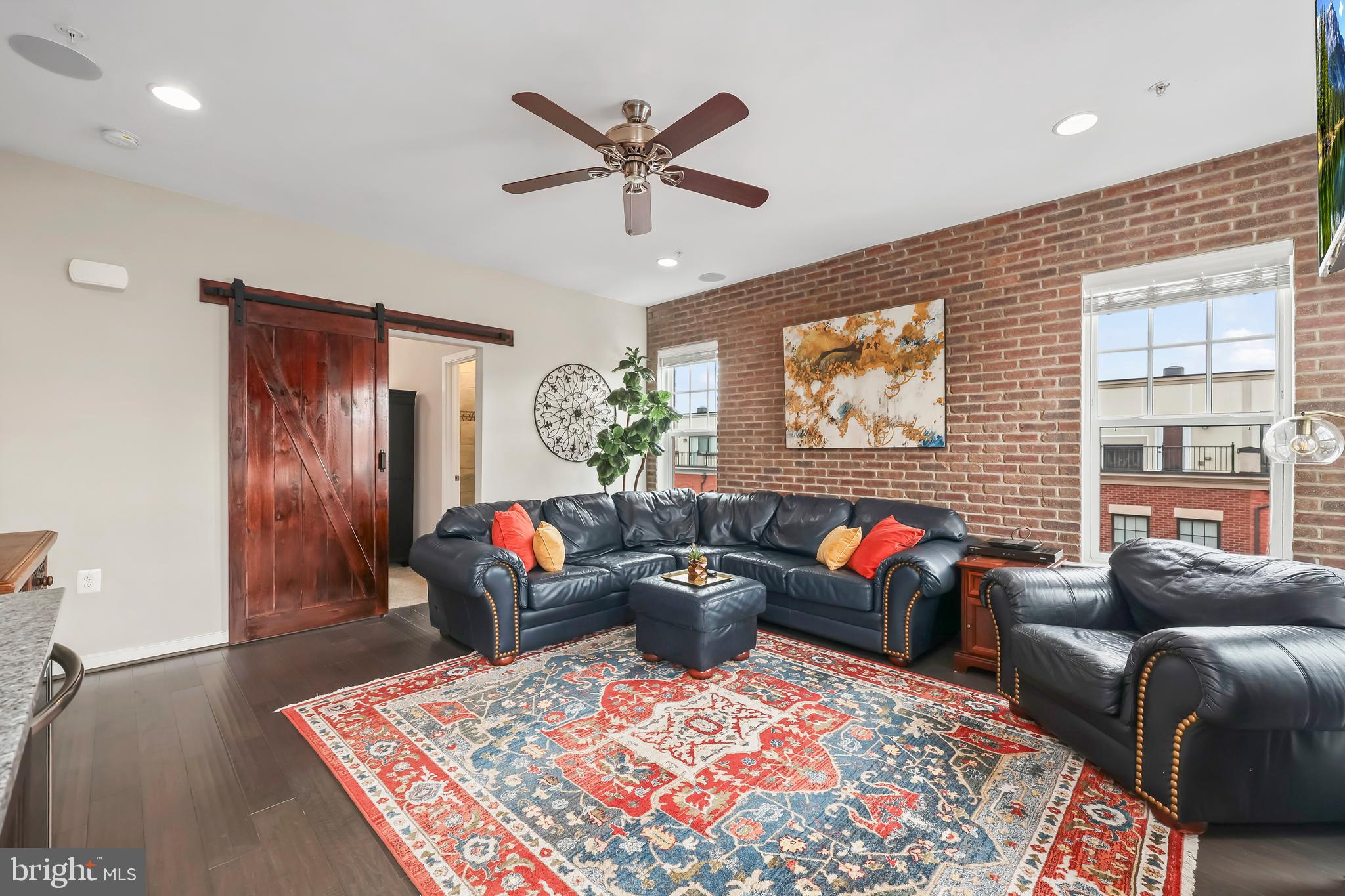 CRESCENT PLACE - Residential