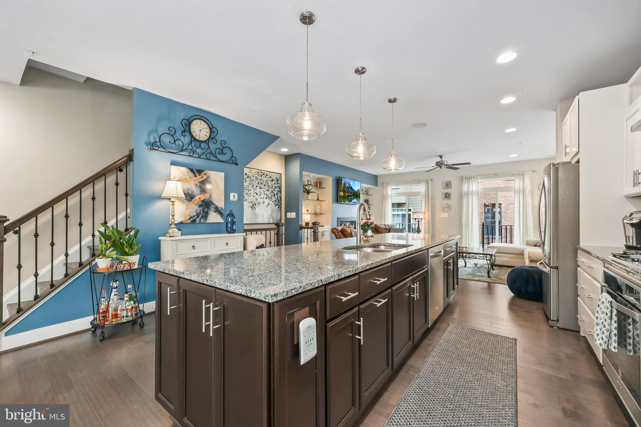 CRESCENT PLACE - Residential