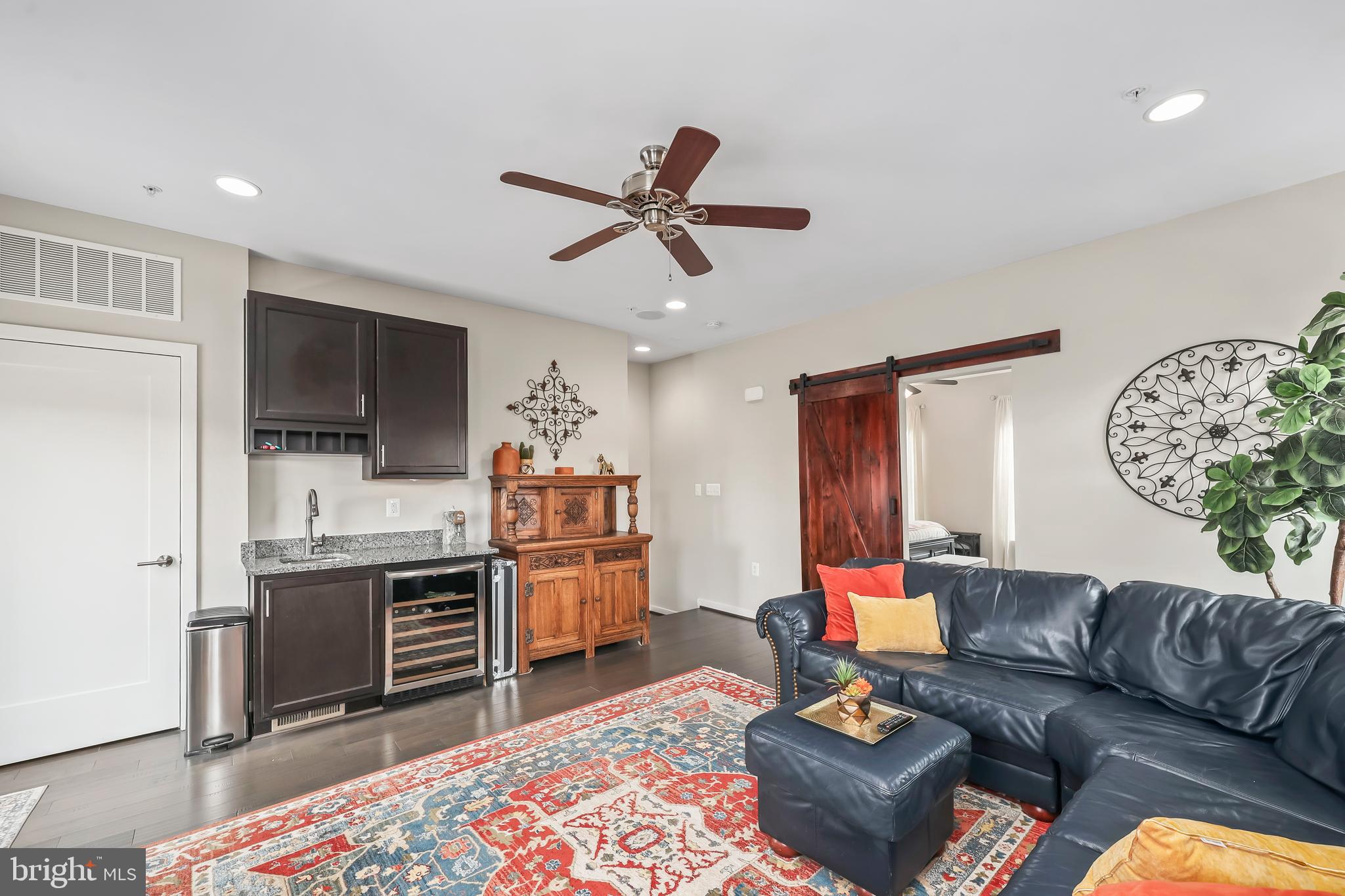 CRESCENT PLACE - Residential