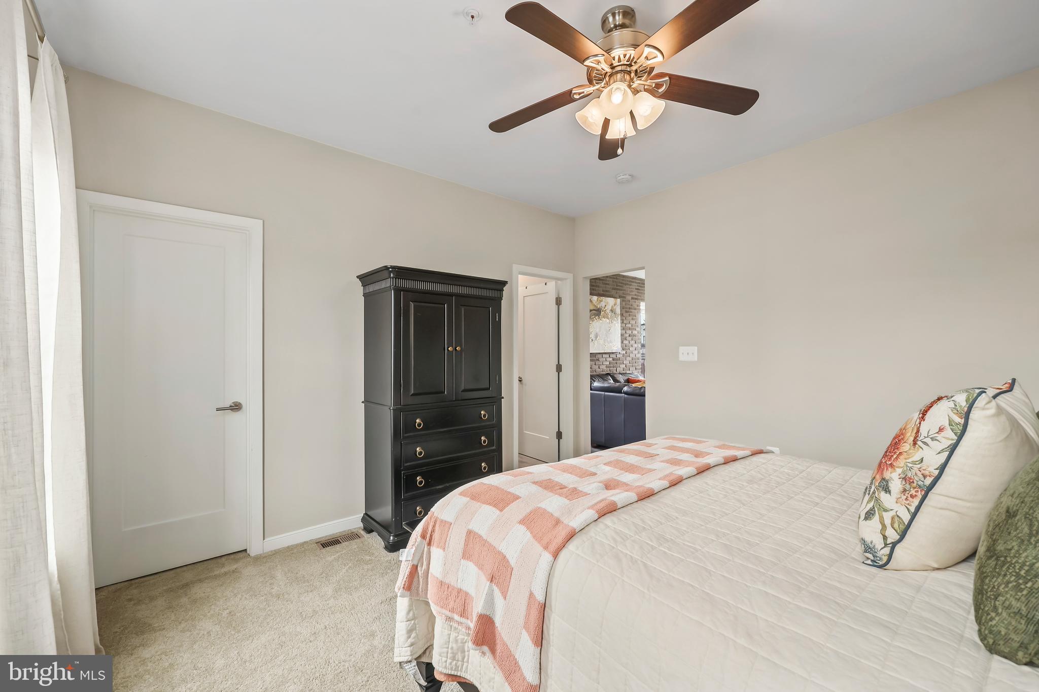 CRESCENT PLACE - Residential