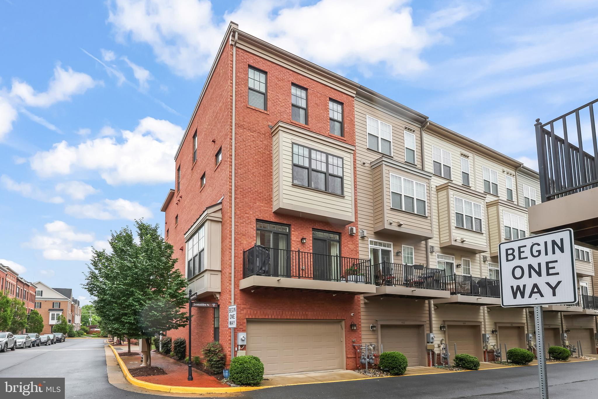 CRESCENT PLACE - Residential
