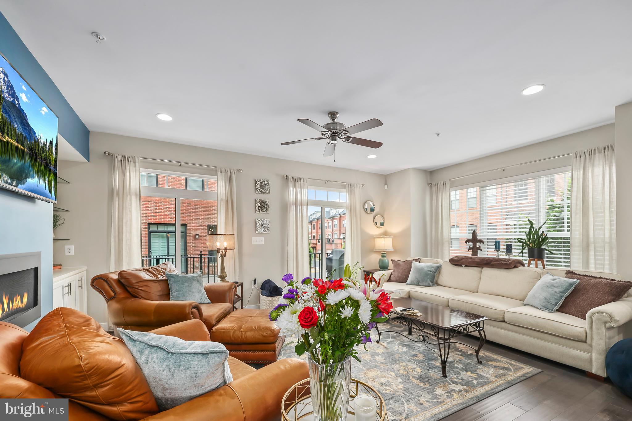 CRESCENT PLACE - Residential