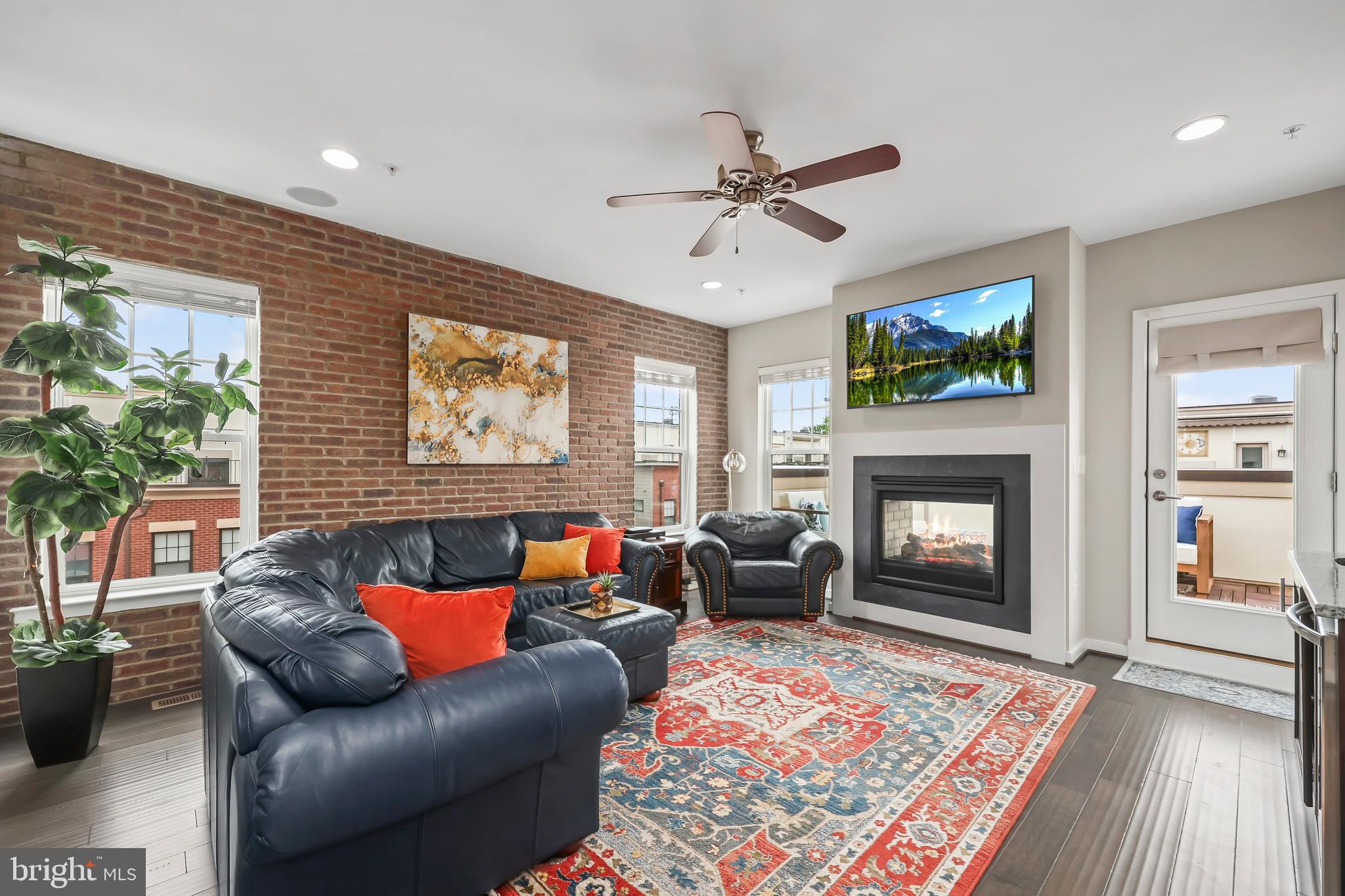 CRESCENT PLACE - Residential
