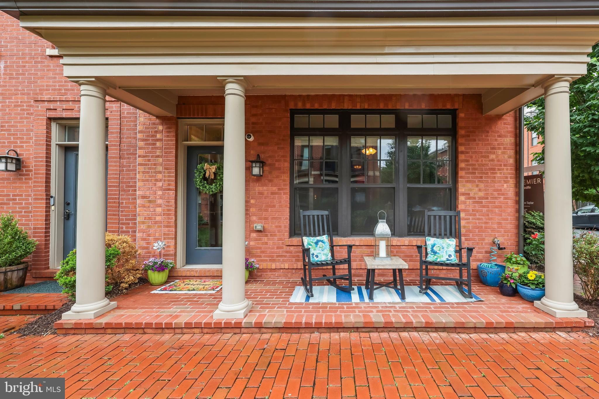 CRESCENT PLACE - Residential