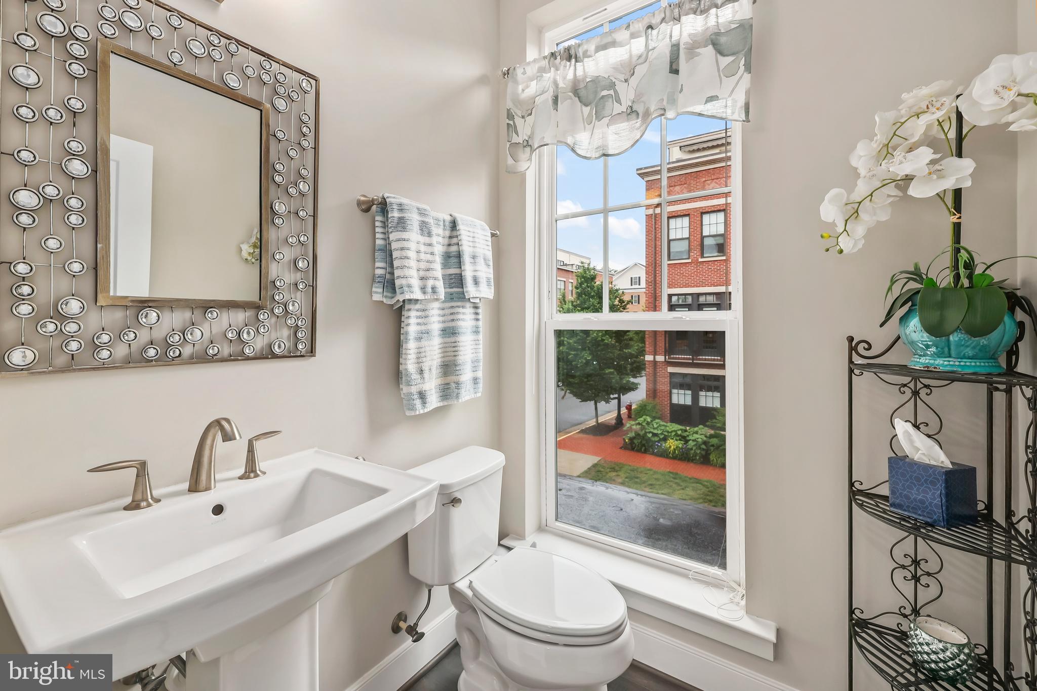 CRESCENT PLACE - Residential