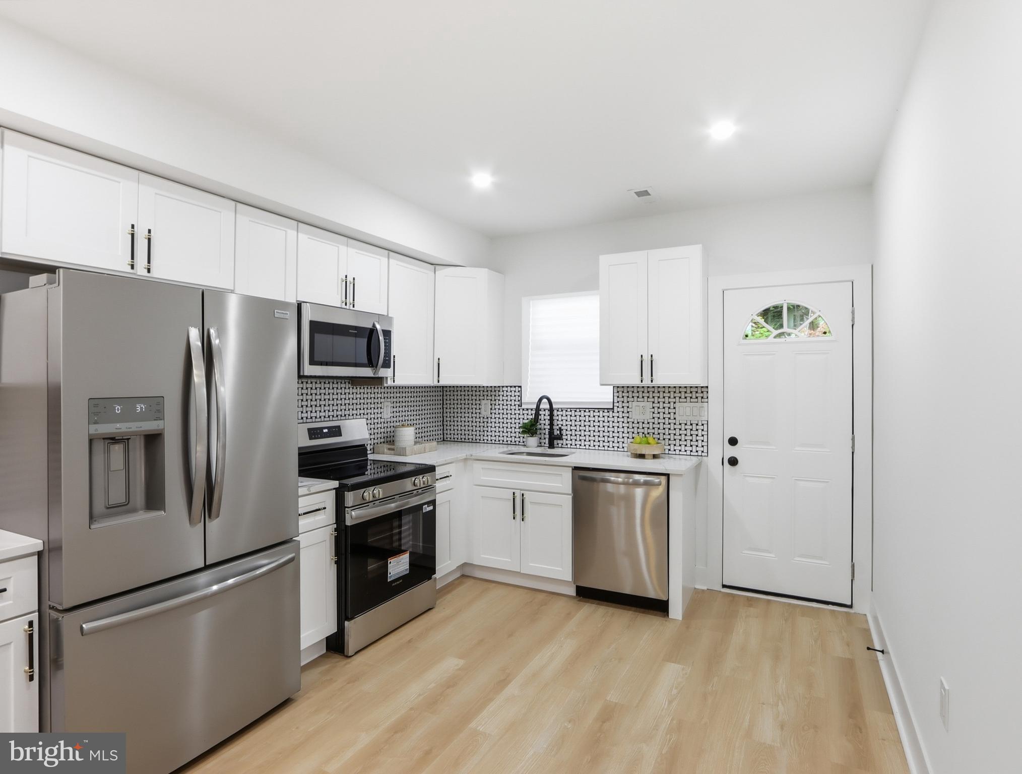 WAVERLY - Residential