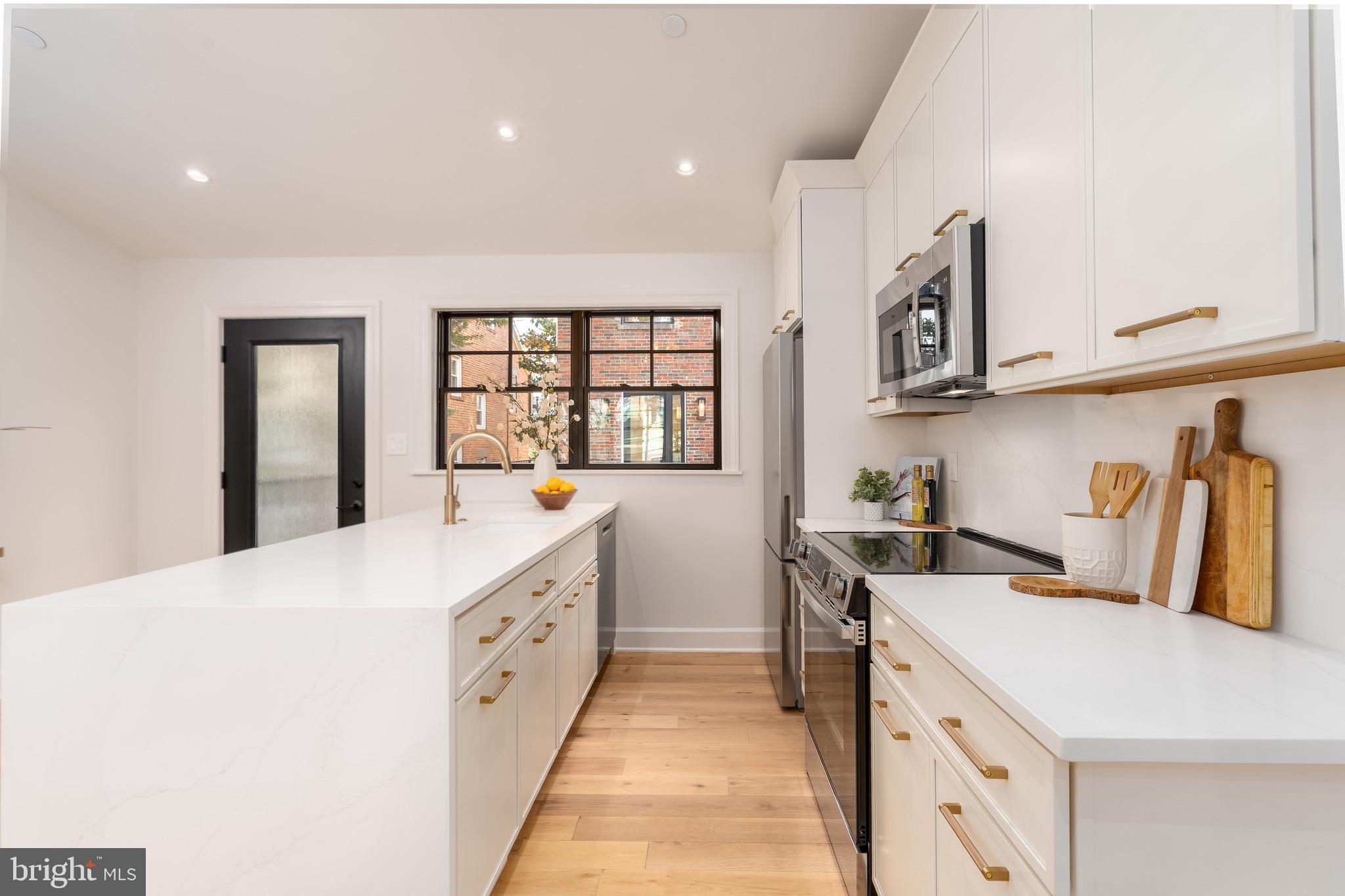 OBSERVATORY CIRCLE - Residential