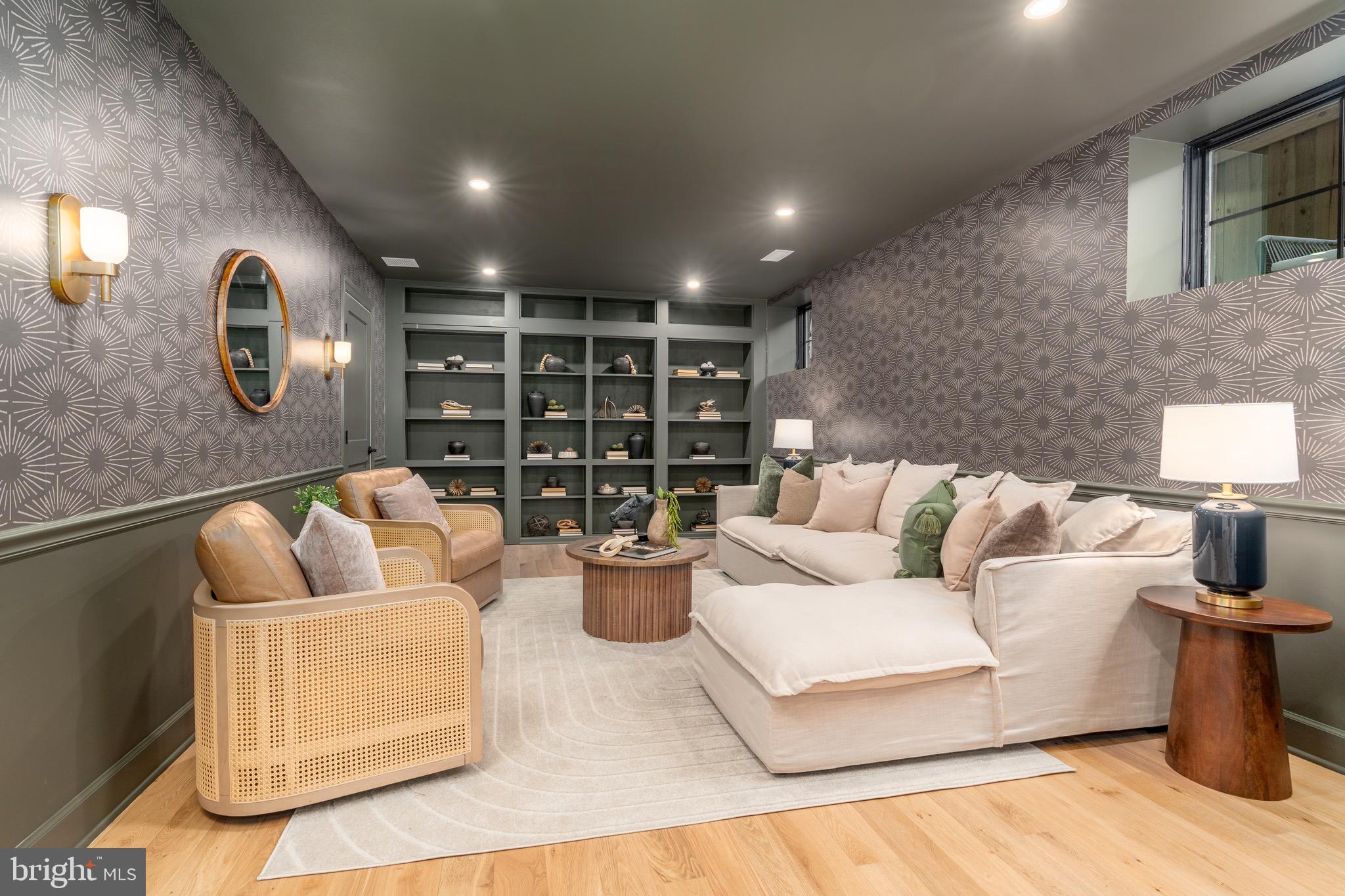 OBSERVATORY CIRCLE - Residential