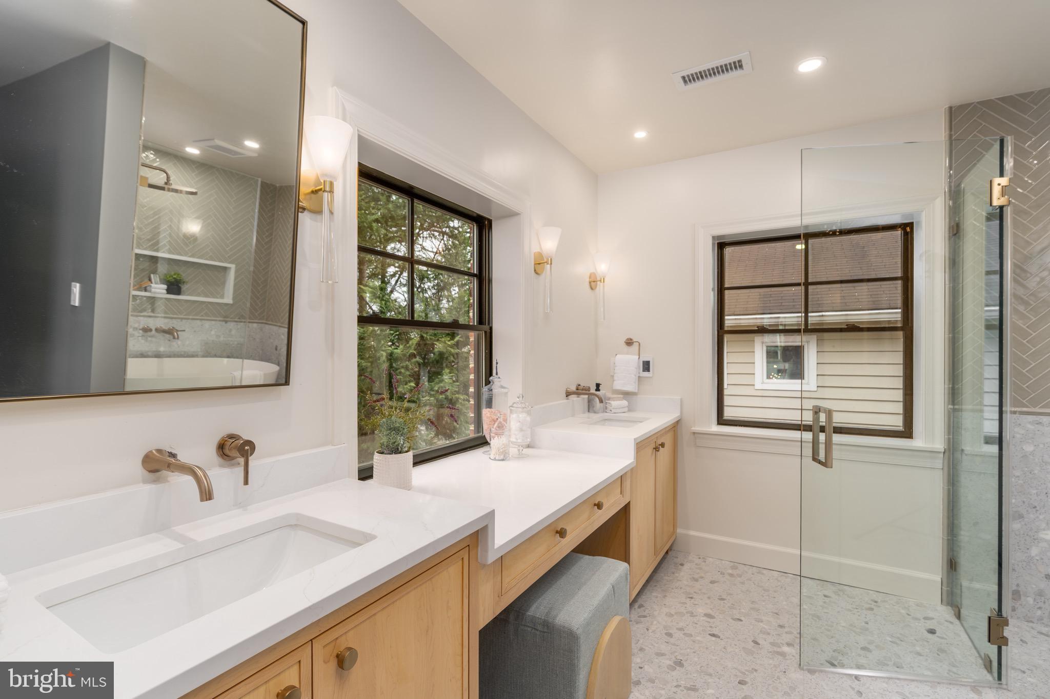 OBSERVATORY CIRCLE - Residential