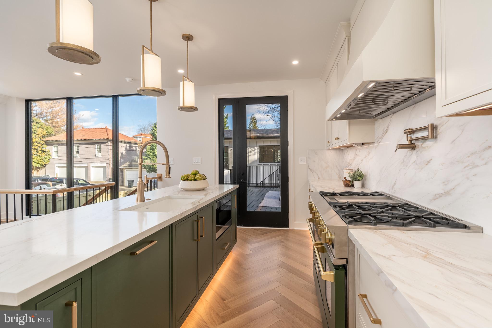 OBSERVATORY CIRCLE - Residential