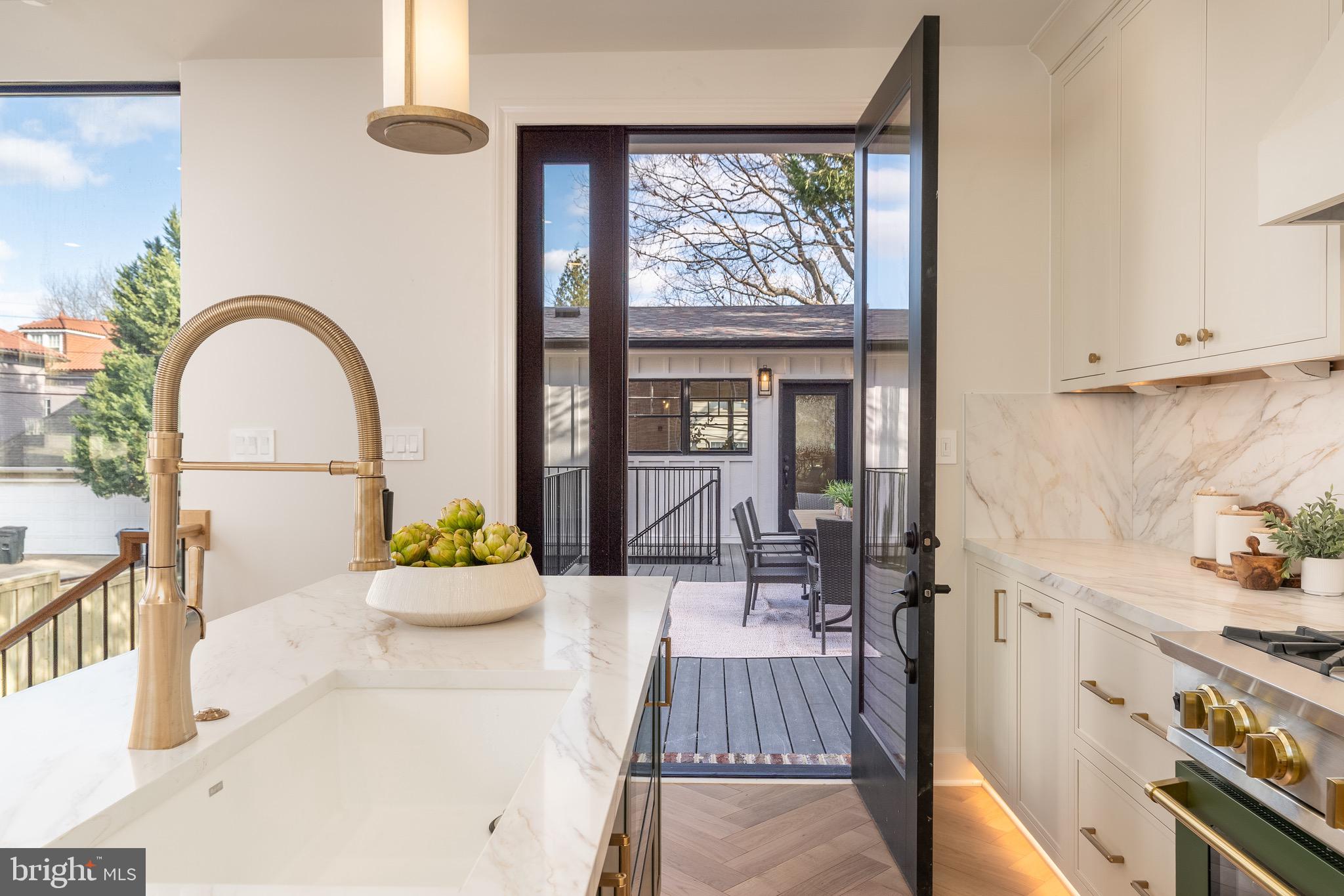 OBSERVATORY CIRCLE - Residential