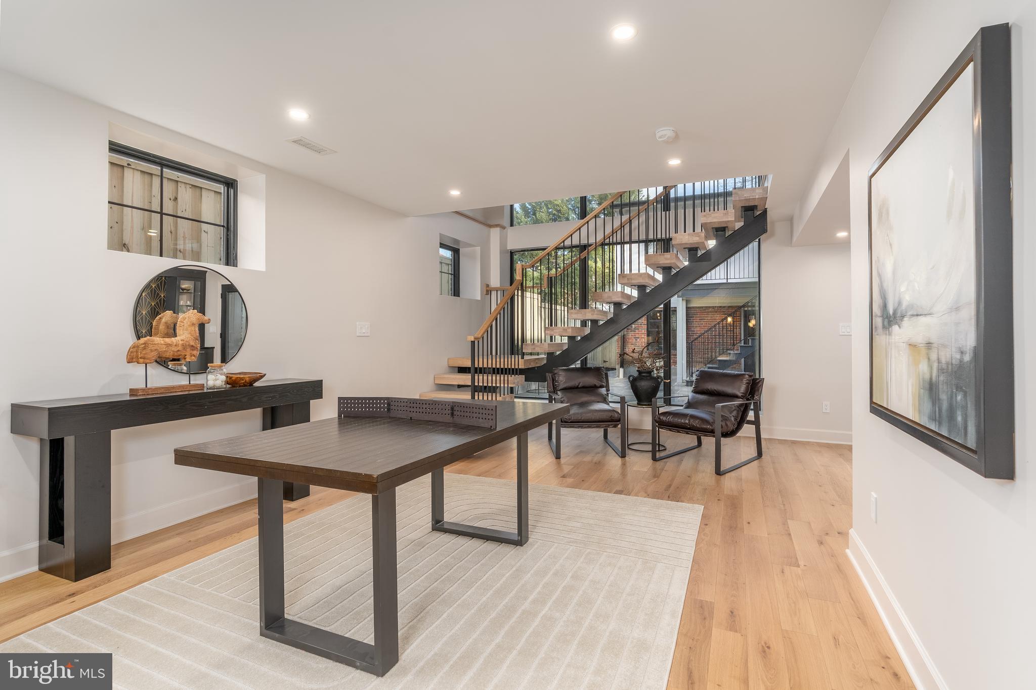 OBSERVATORY CIRCLE - Residential