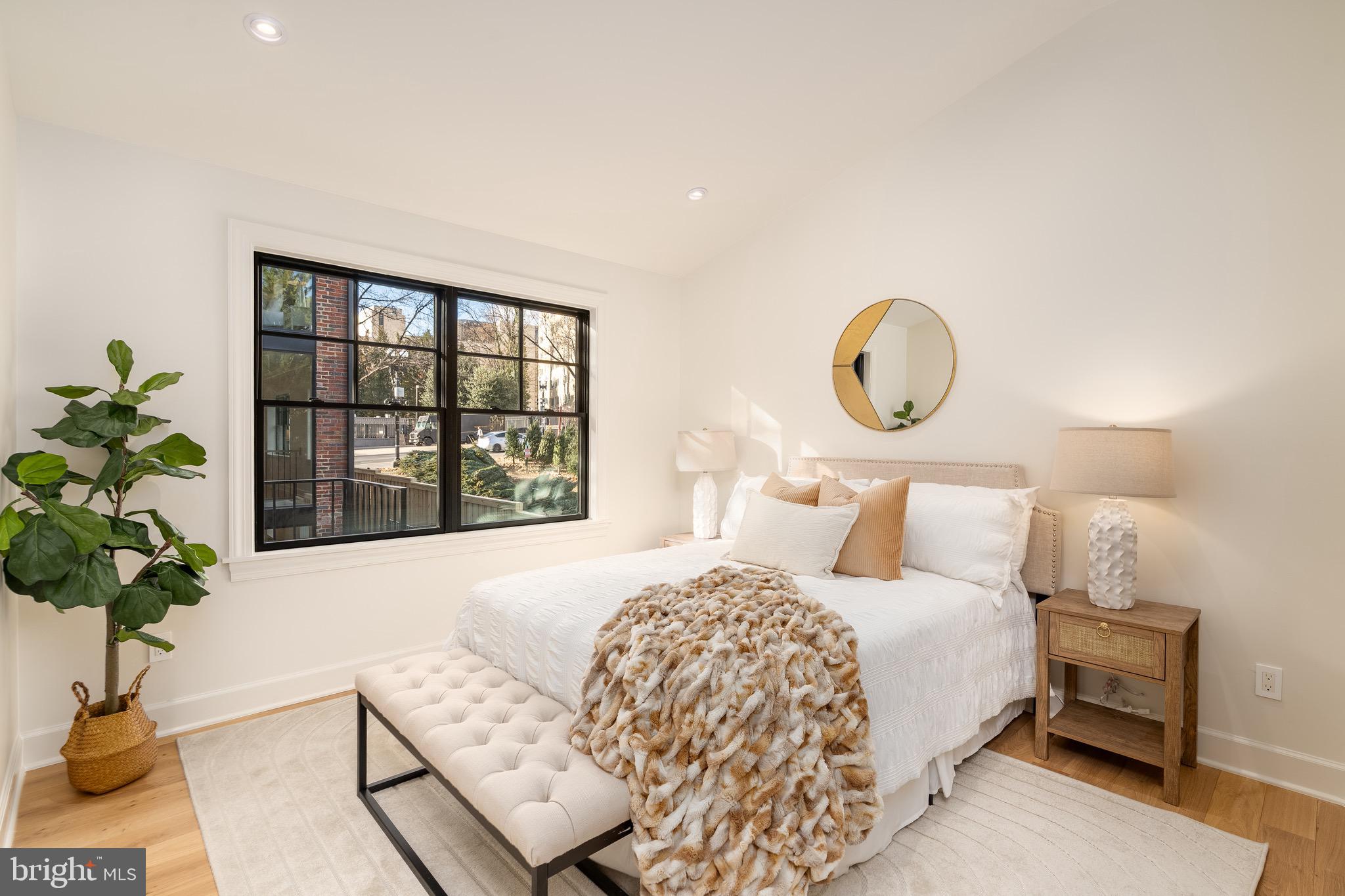 OBSERVATORY CIRCLE - Residential