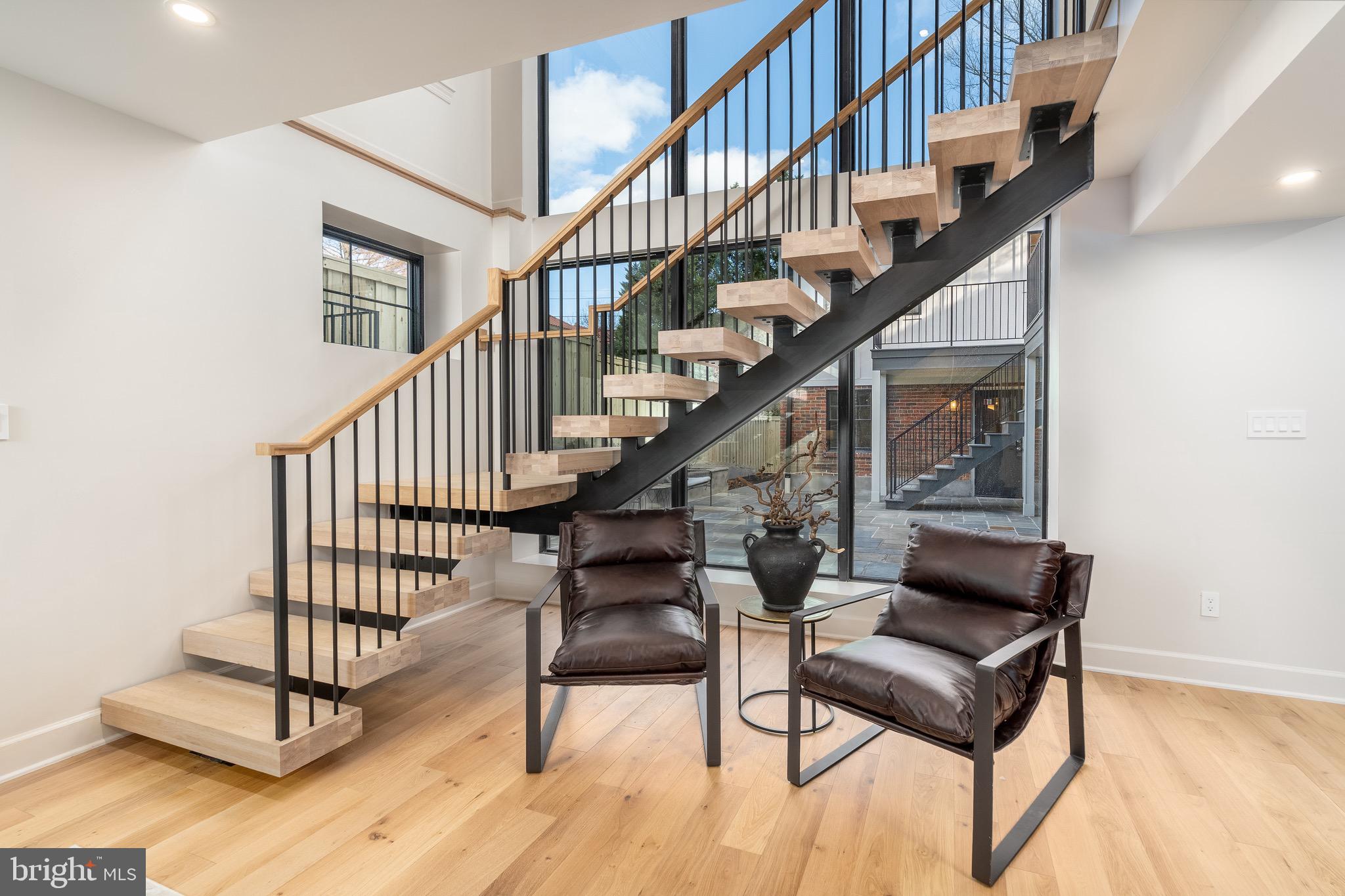 OBSERVATORY CIRCLE - Residential