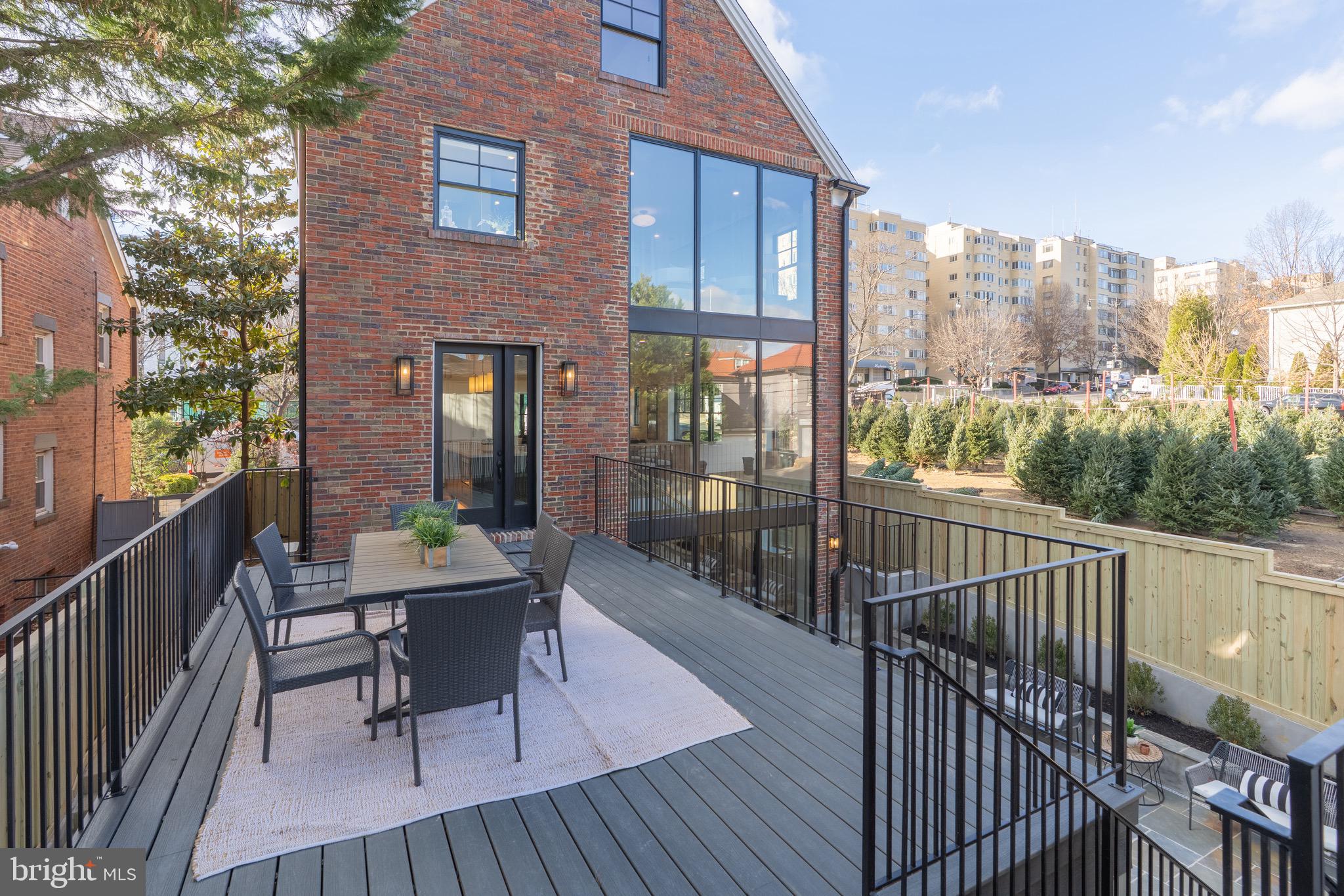 OBSERVATORY CIRCLE - Residential