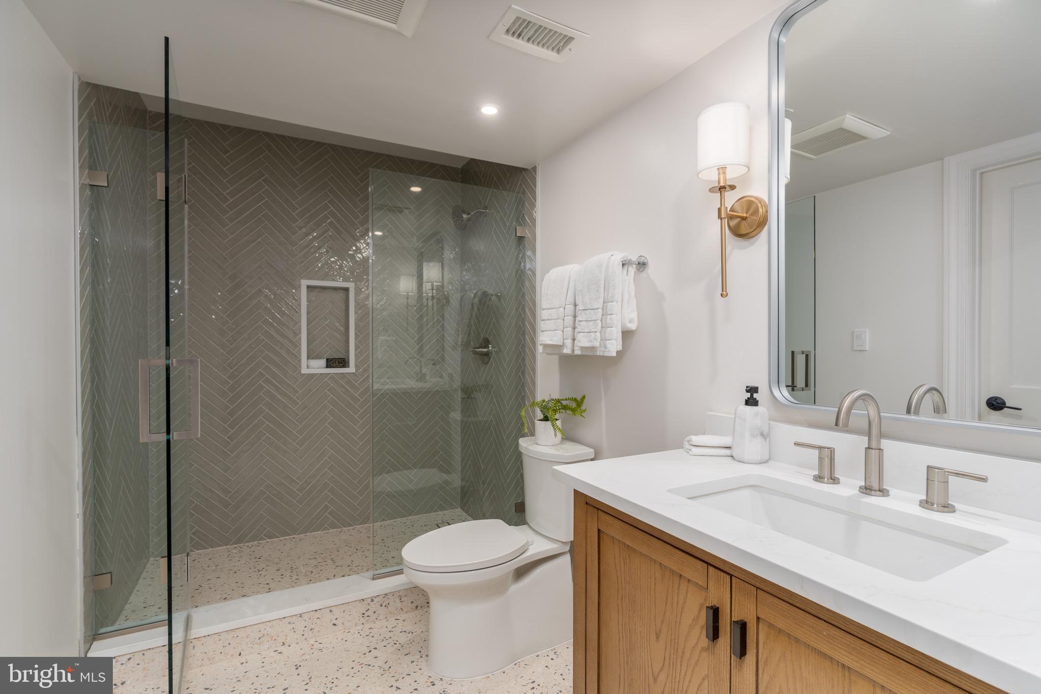 OBSERVATORY CIRCLE - Residential
