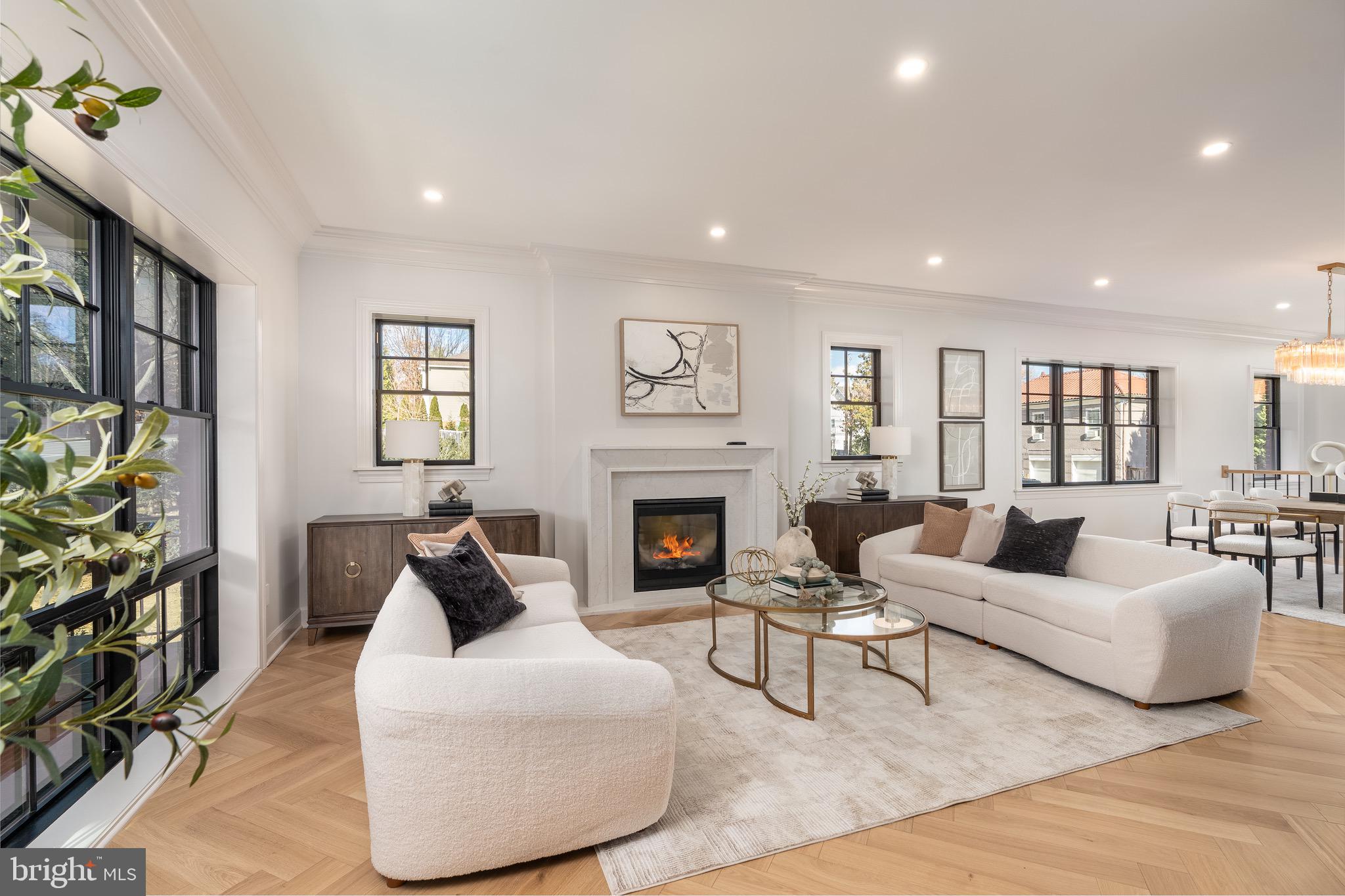 OBSERVATORY CIRCLE - Residential
