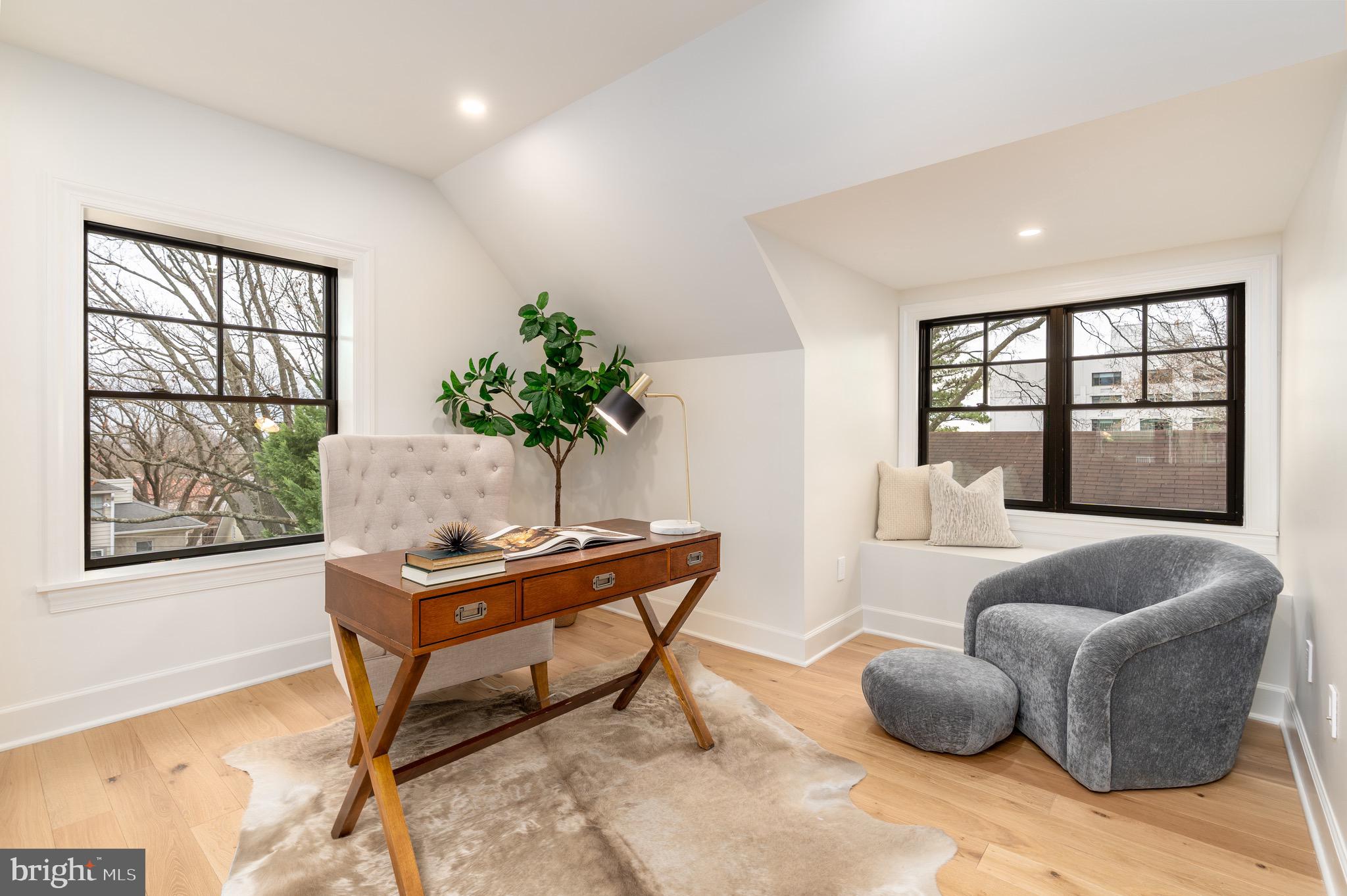 OBSERVATORY CIRCLE - Residential
