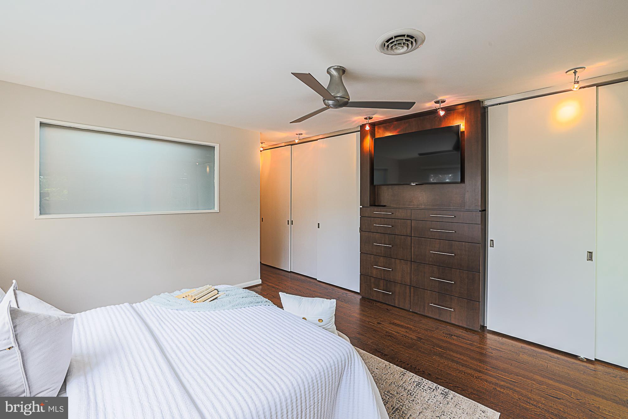 MEADOWOOD - Residential