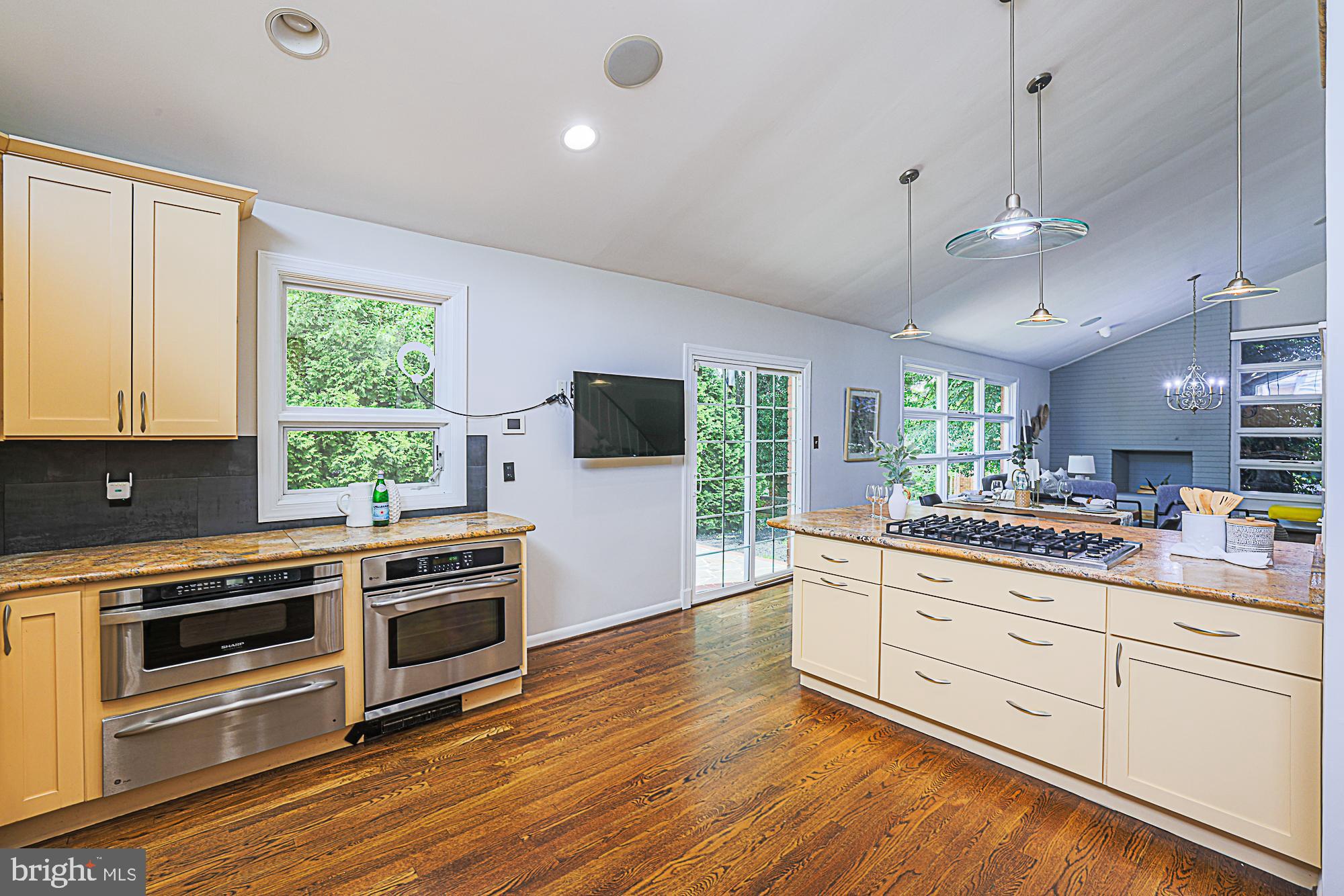 MEADOWOOD - Residential