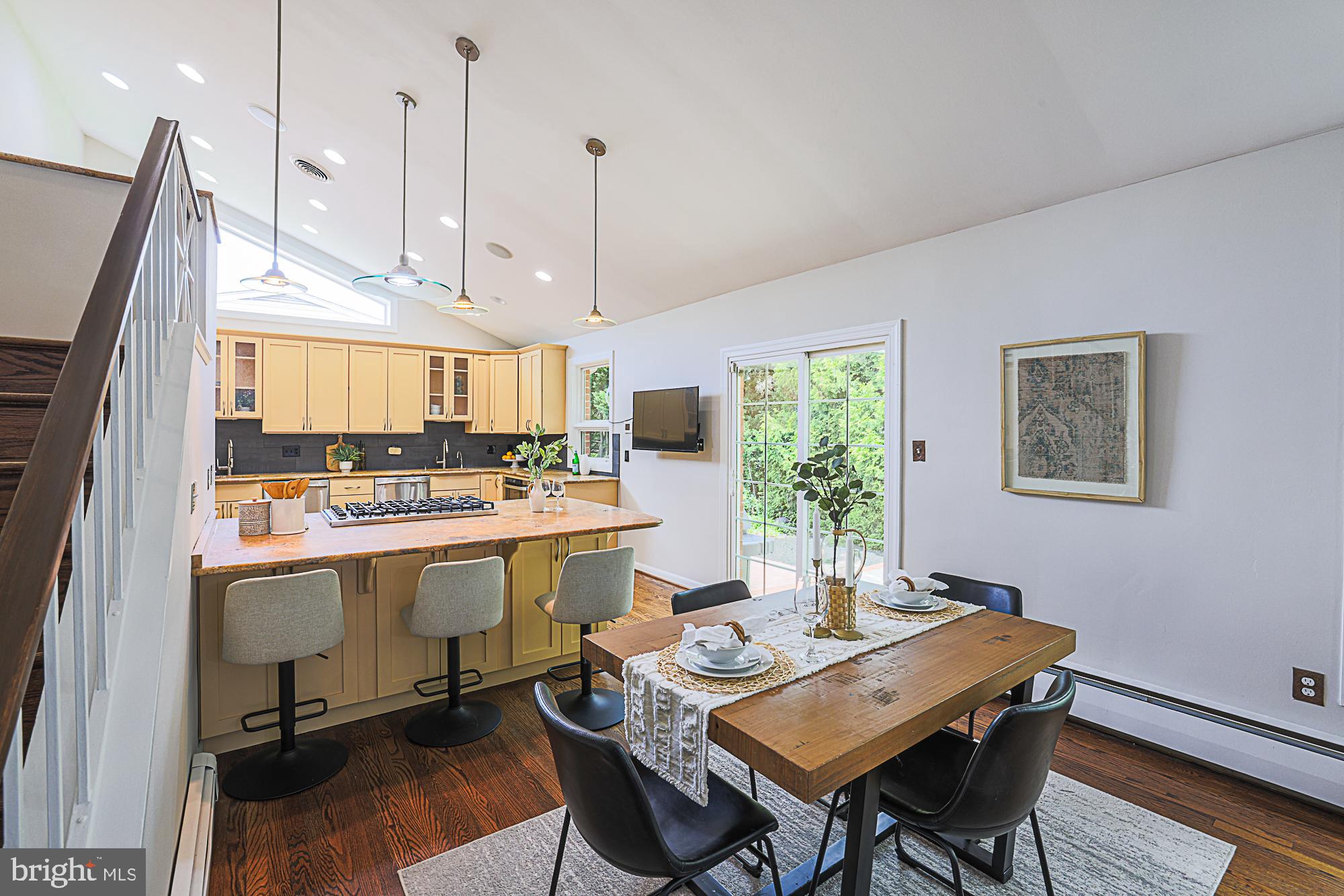 MEADOWOOD - Residential