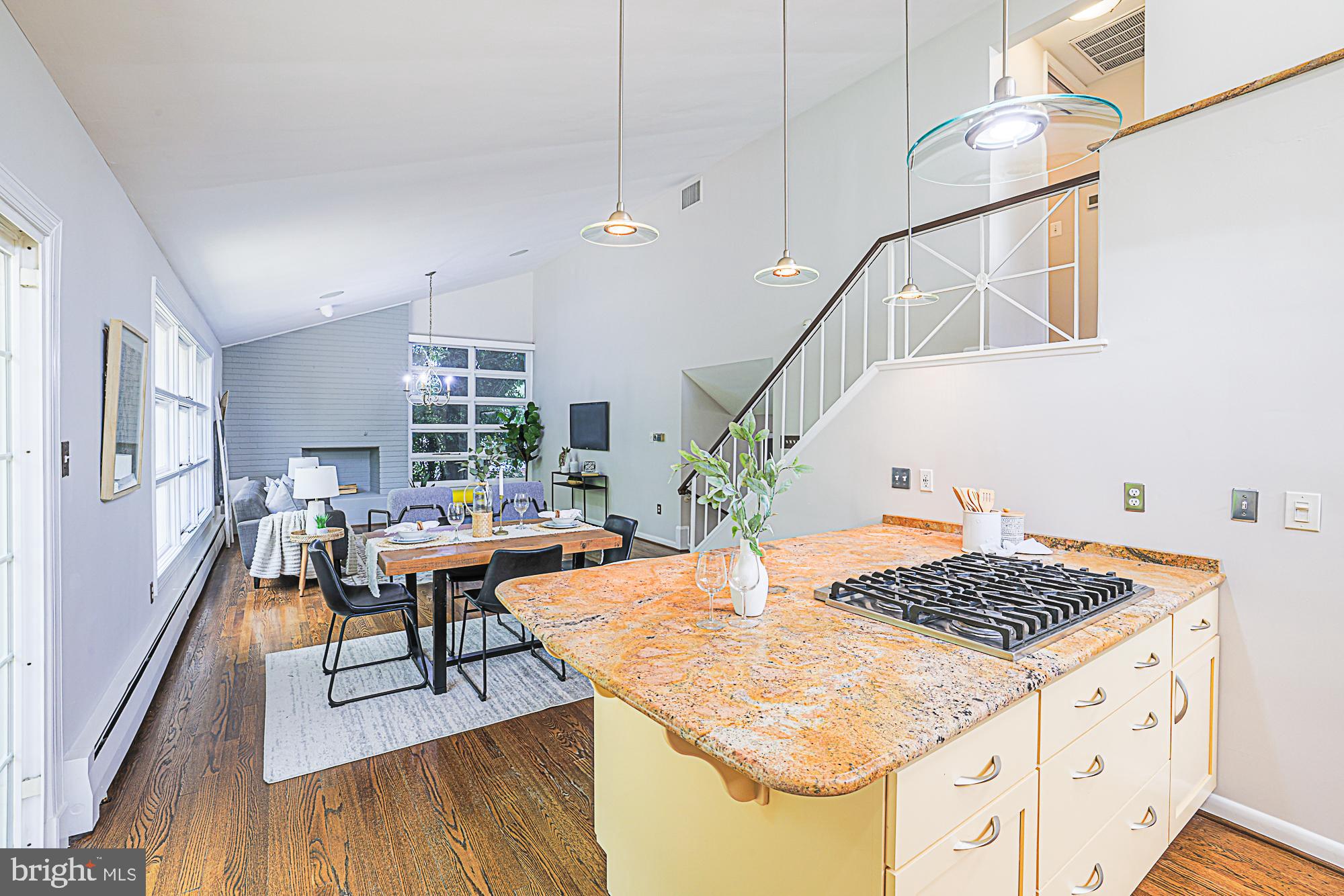 MEADOWOOD - Residential