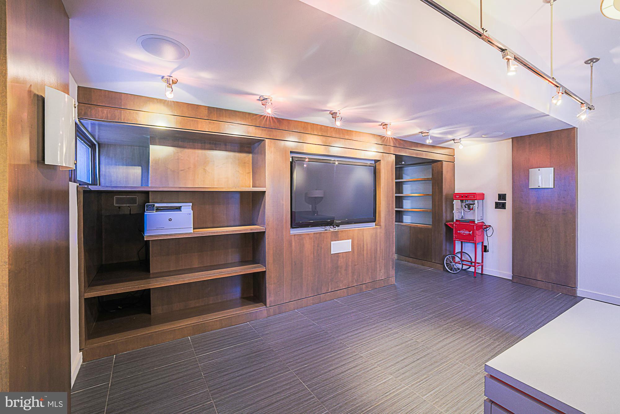 MEADOWOOD - Residential
