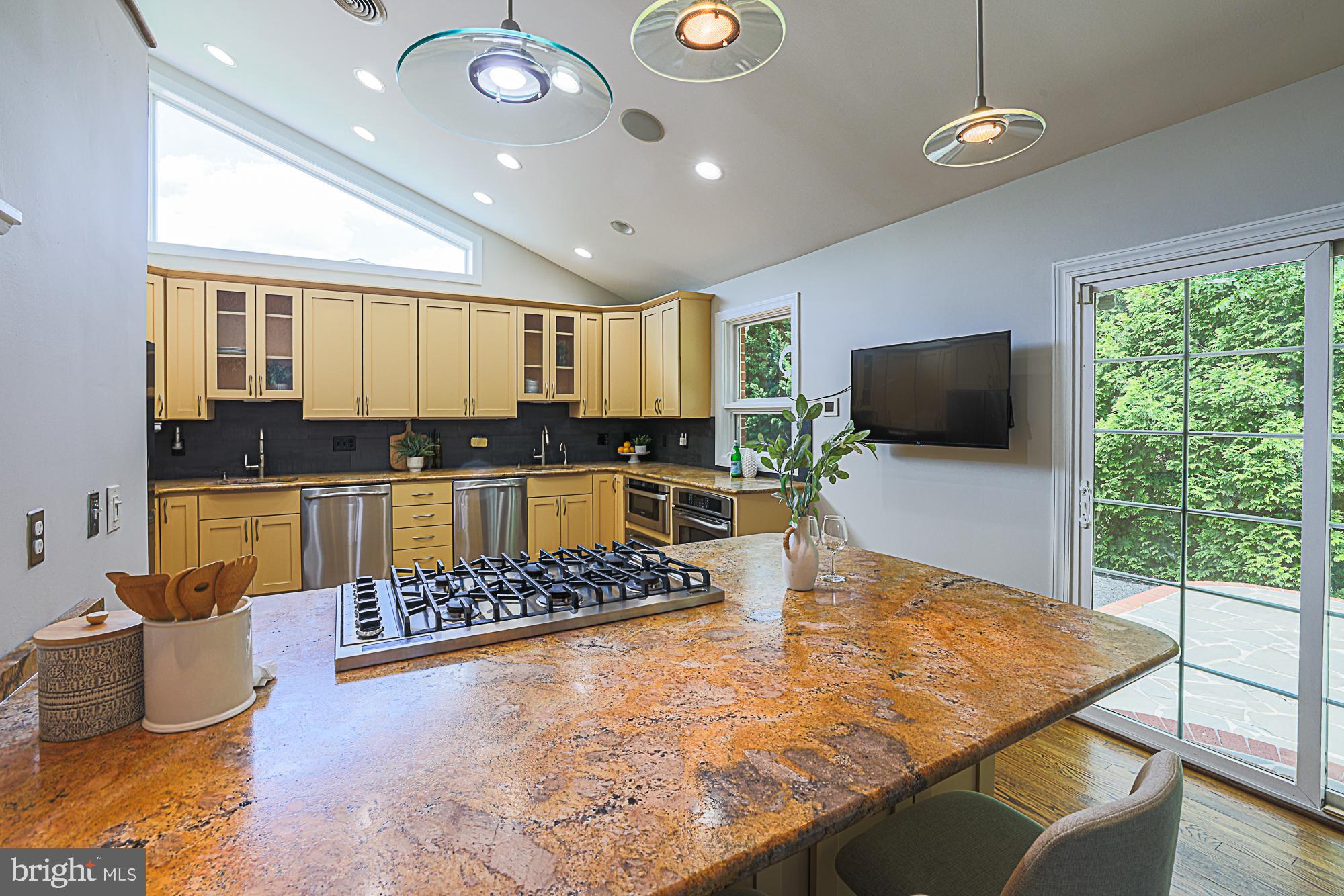 MEADOWOOD - Residential