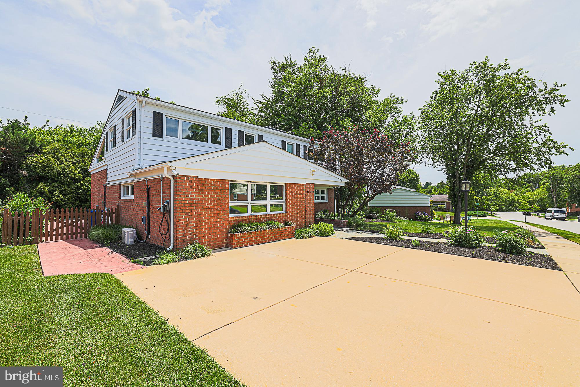 MEADOWOOD - Residential