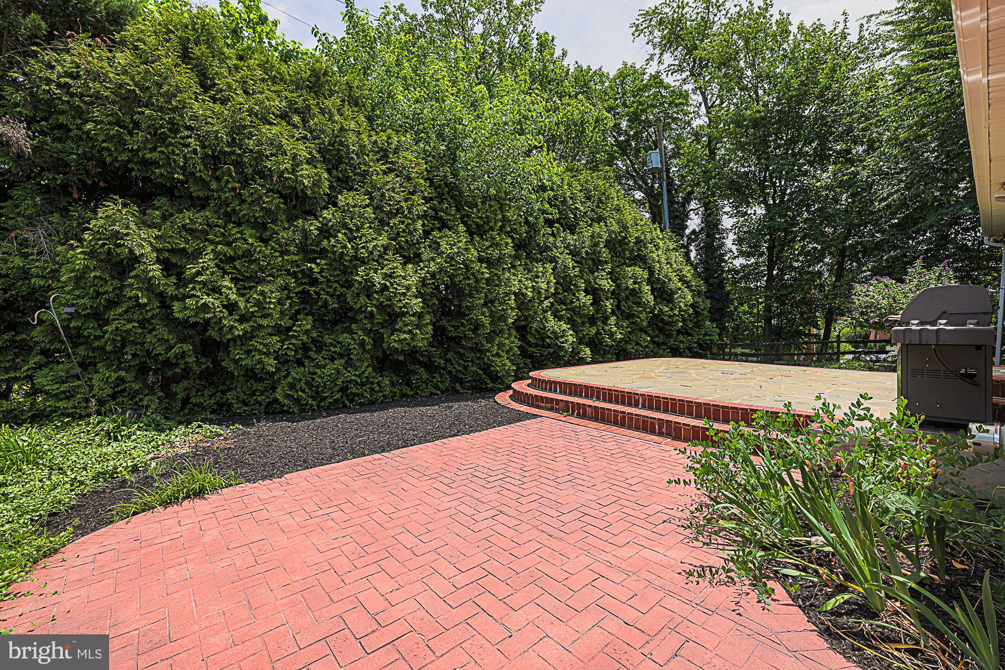 MEADOWOOD - Residential