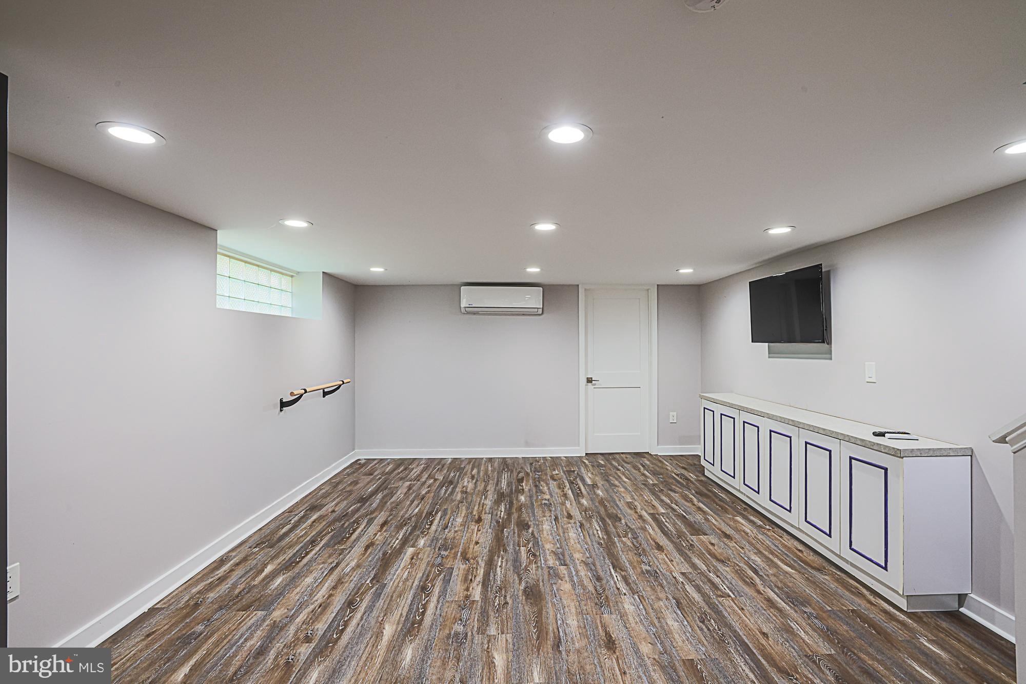 MEADOWOOD - Residential