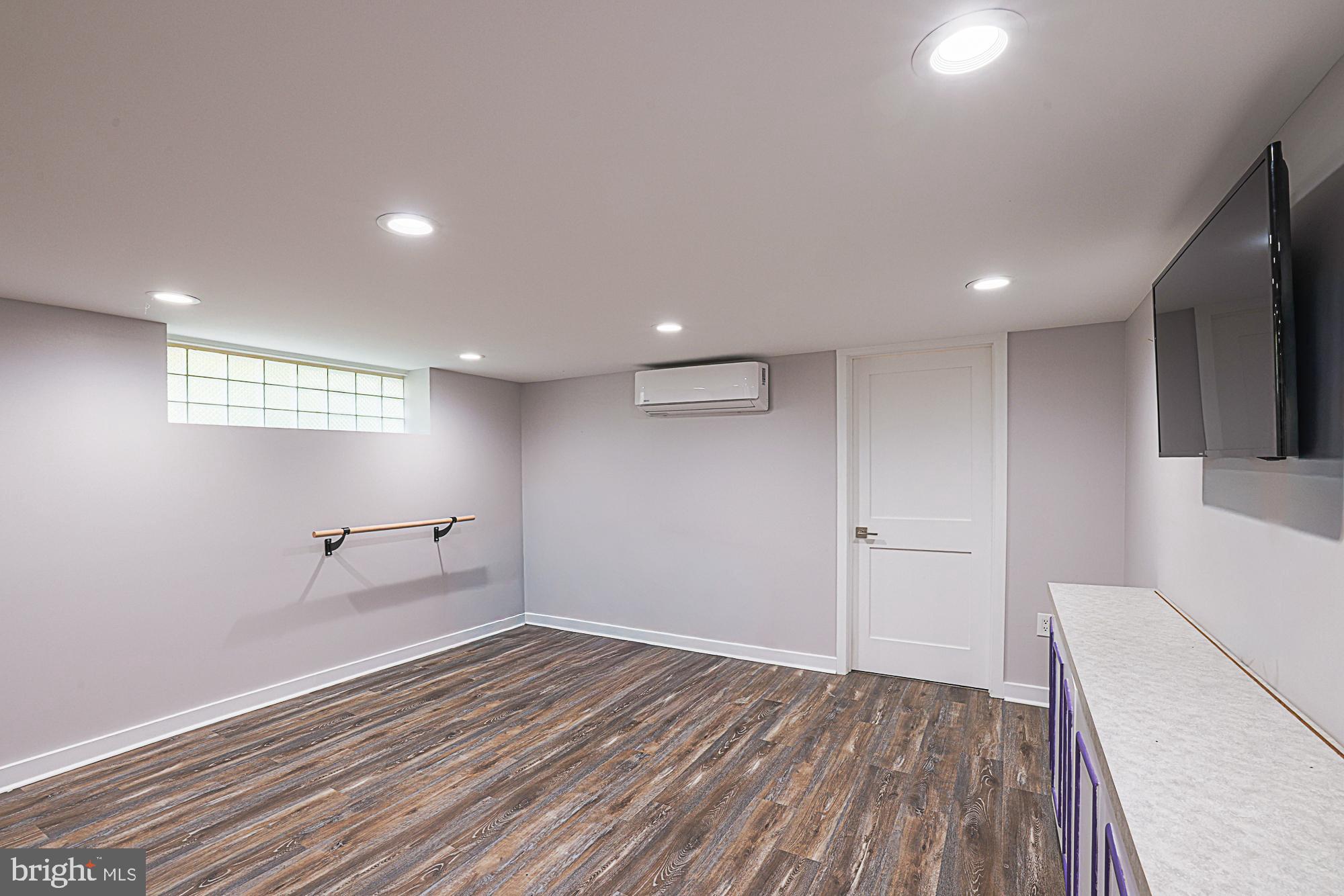 MEADOWOOD - Residential