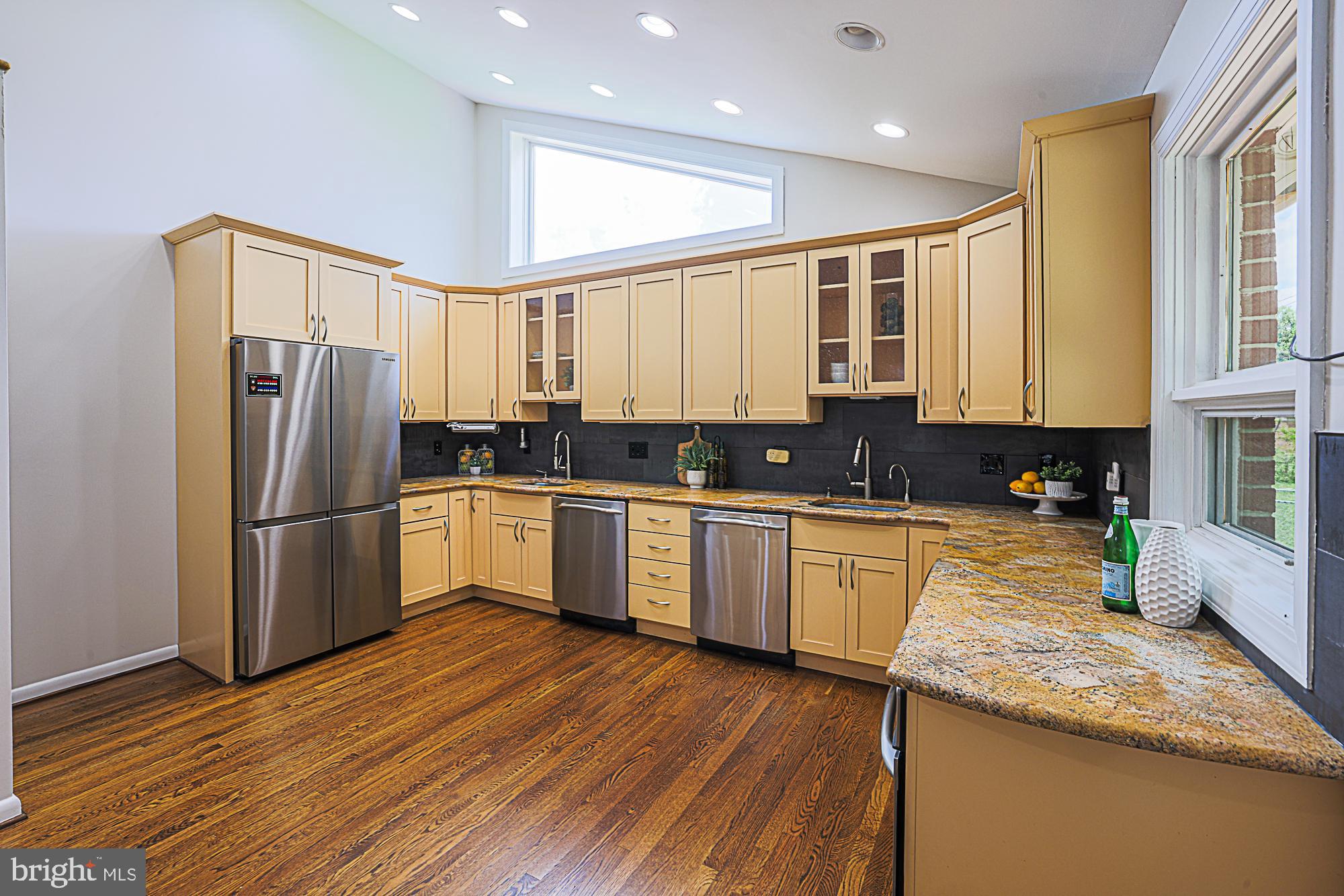 MEADOWOOD - Residential
