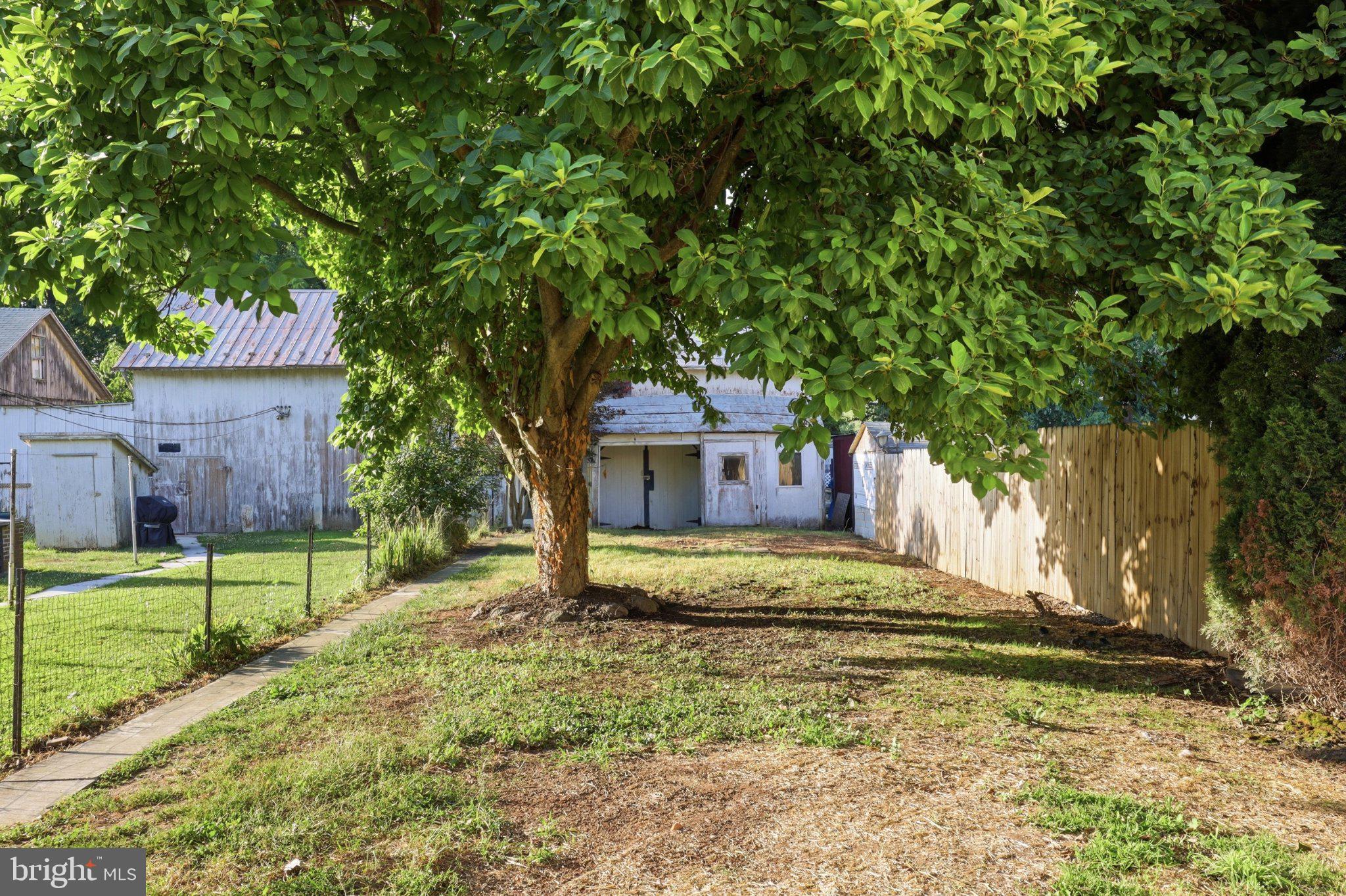LINCOLN HIGHWAY - Residential
