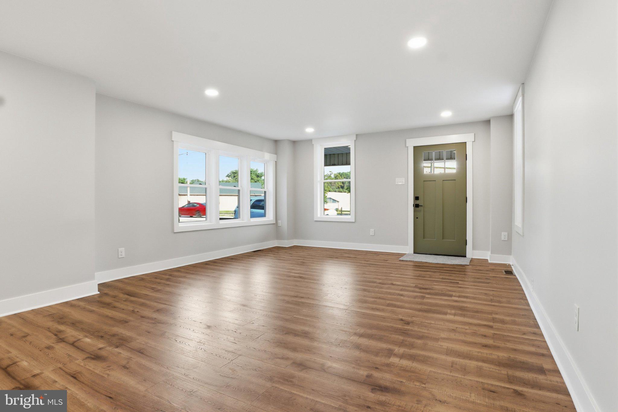 LINCOLN HIGHWAY - Residential