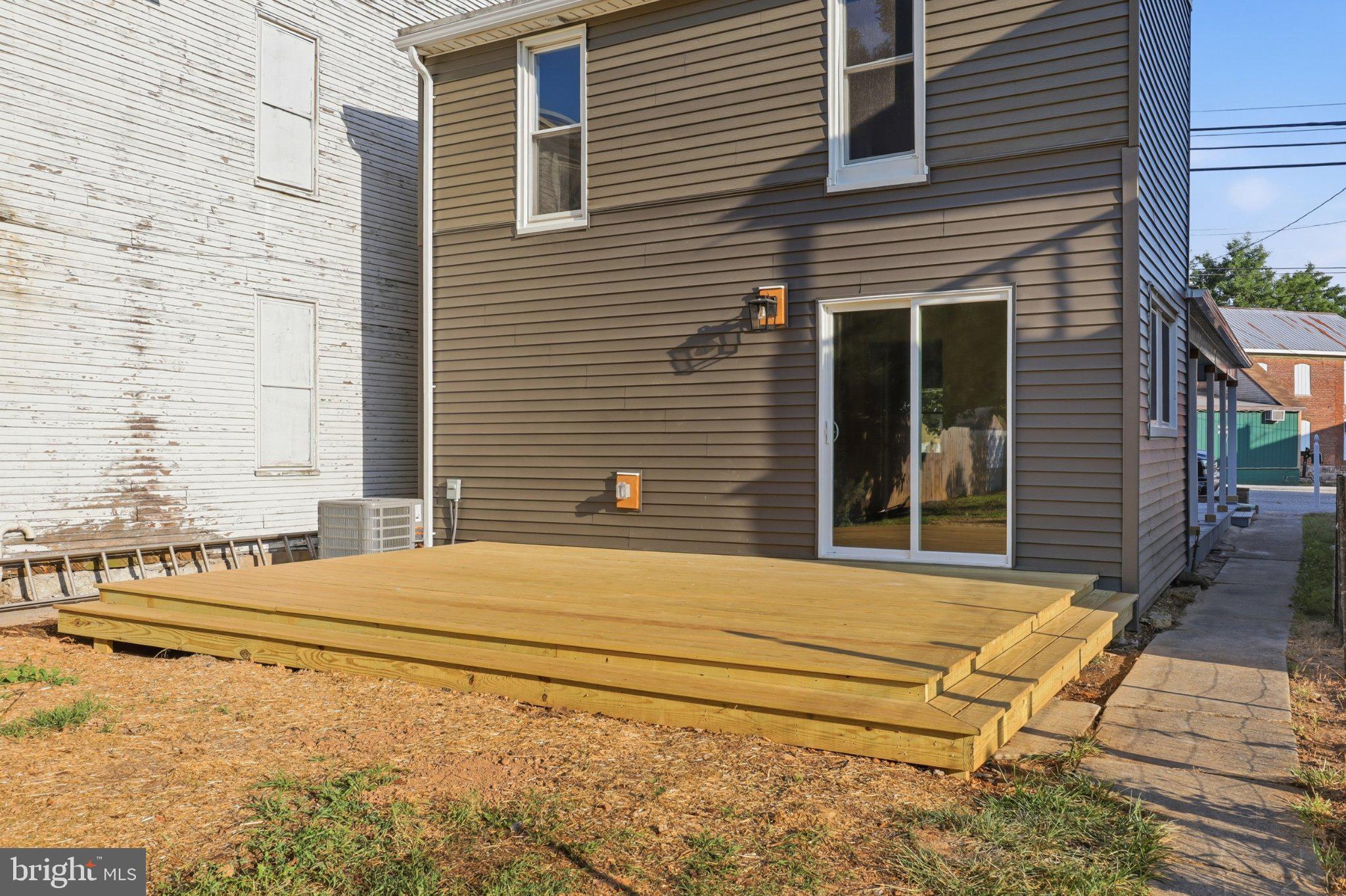 LINCOLN HIGHWAY - Residential