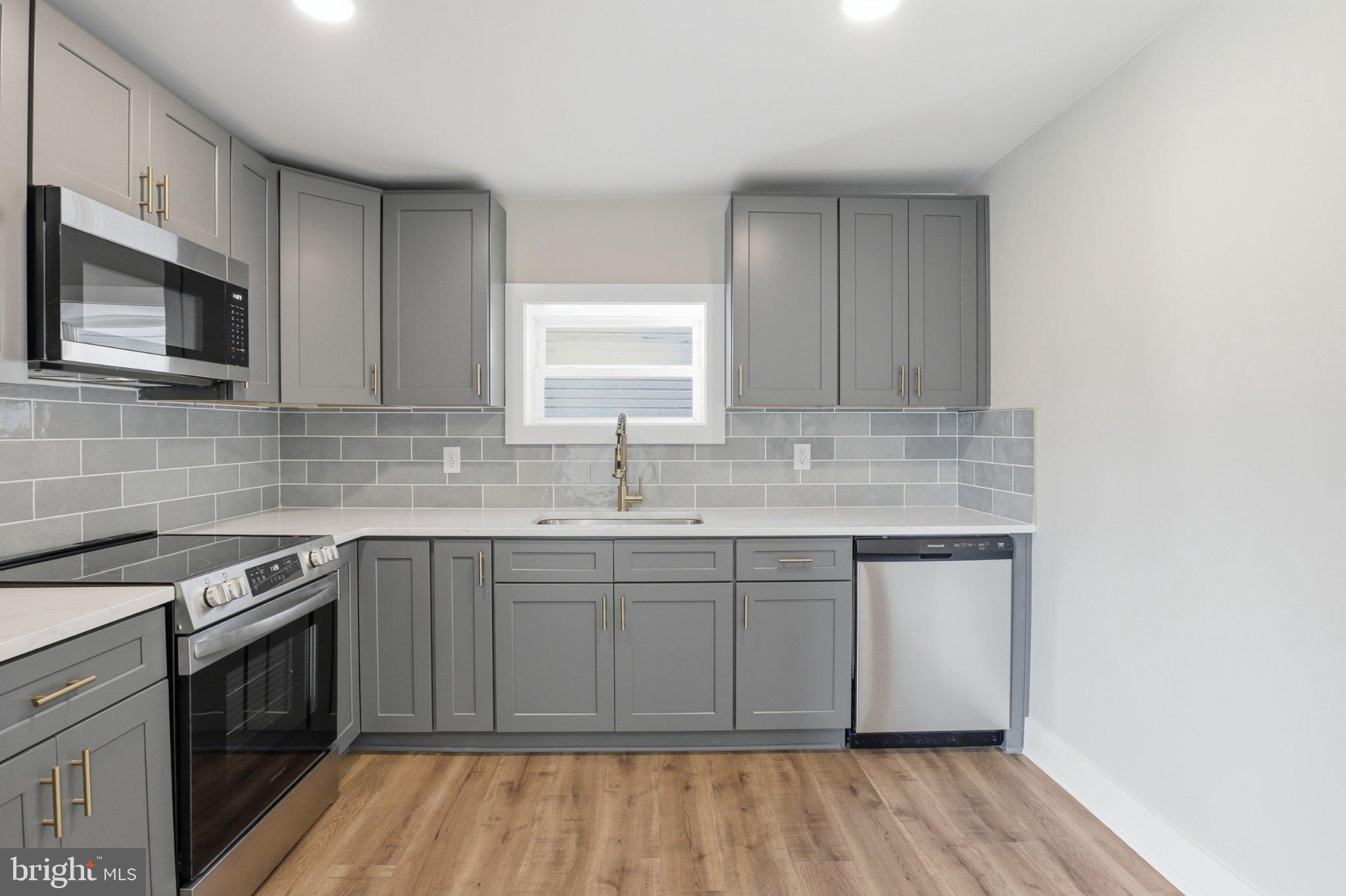 LINCOLN HIGHWAY - Residential