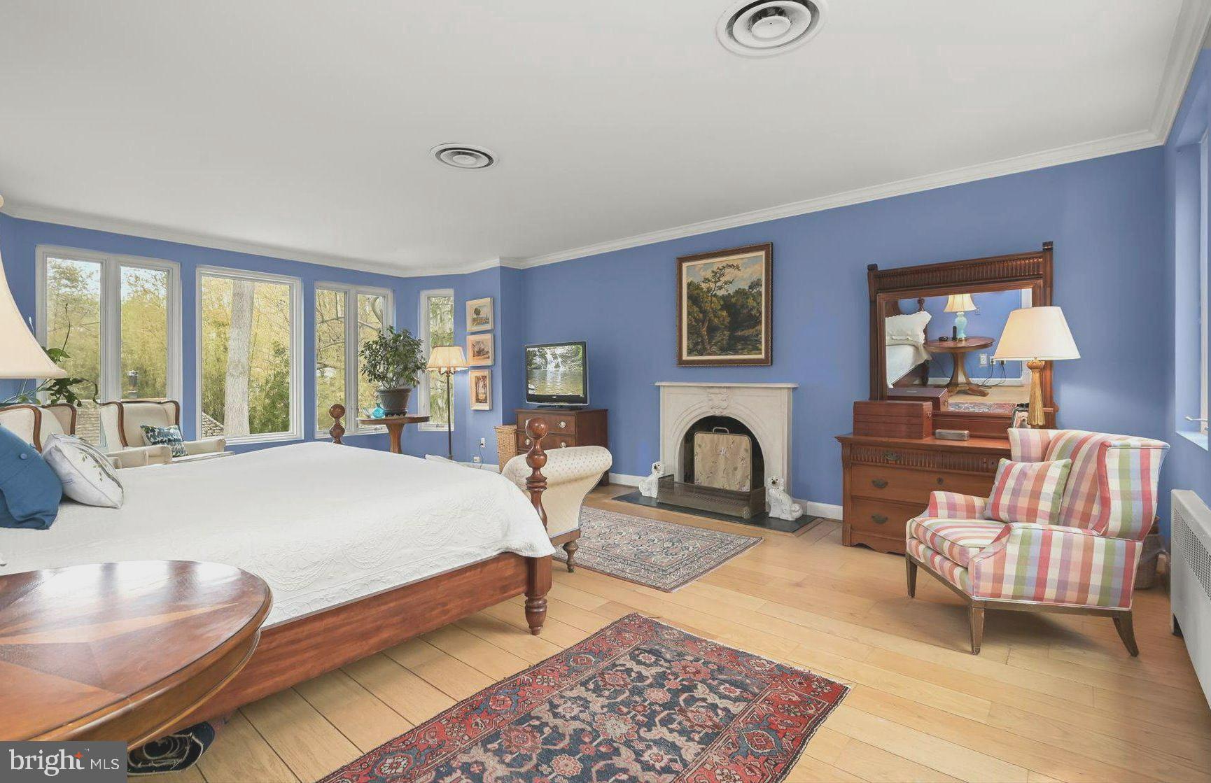 FOREST HILLS - Residential