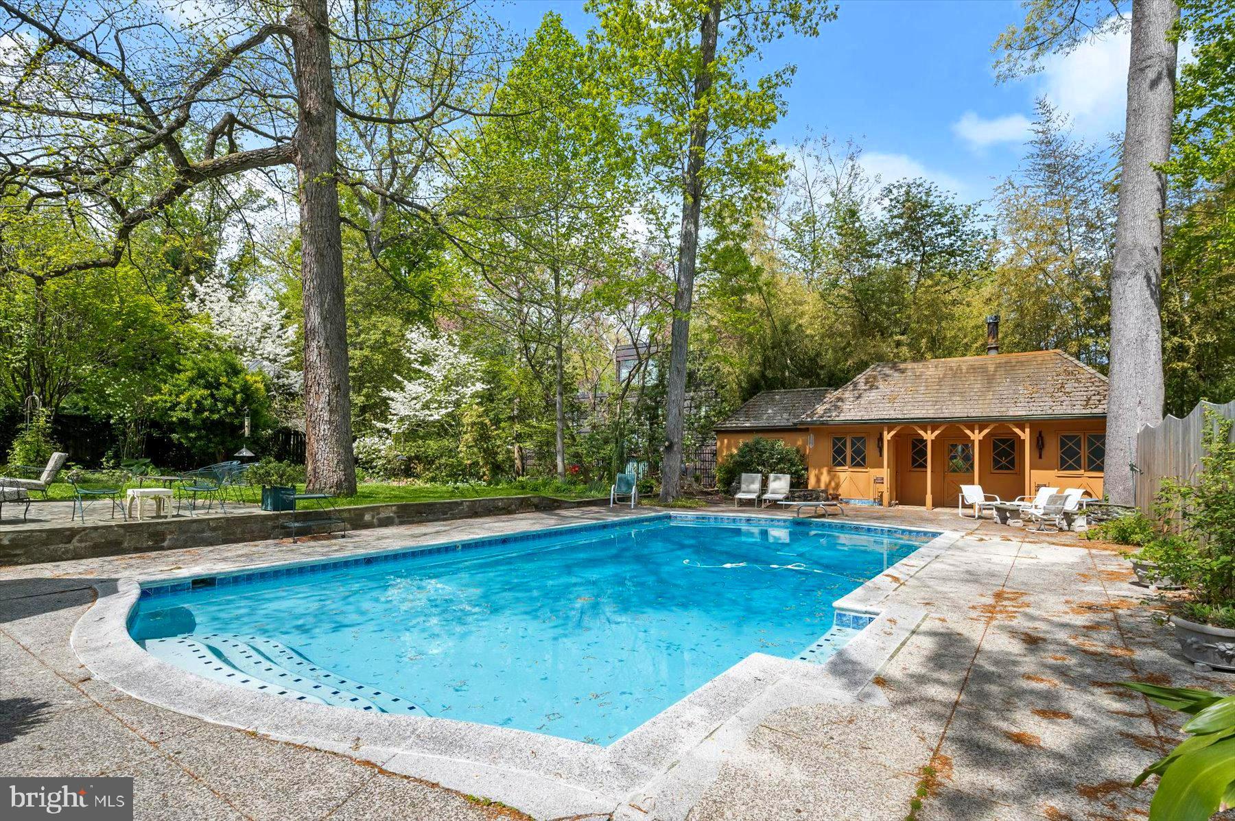 FOREST HILLS - Residential