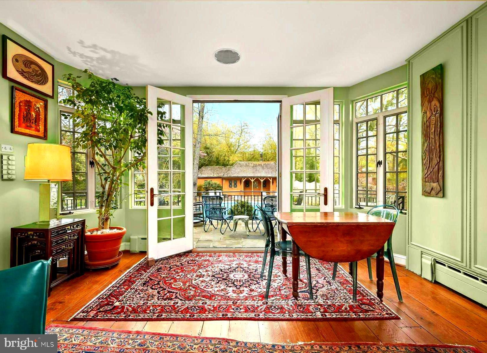 FOREST HILLS - Residential