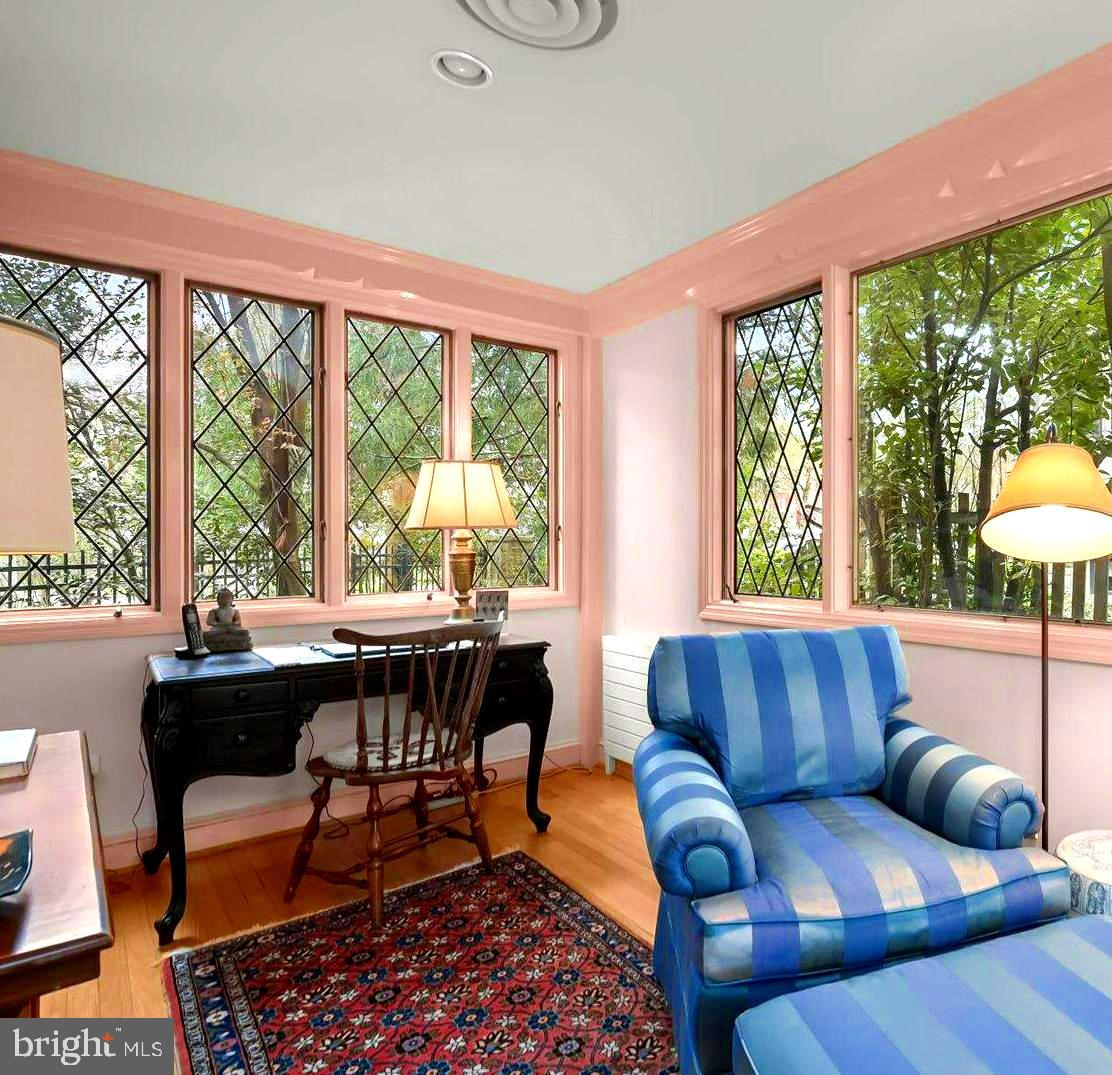 FOREST HILLS - Residential