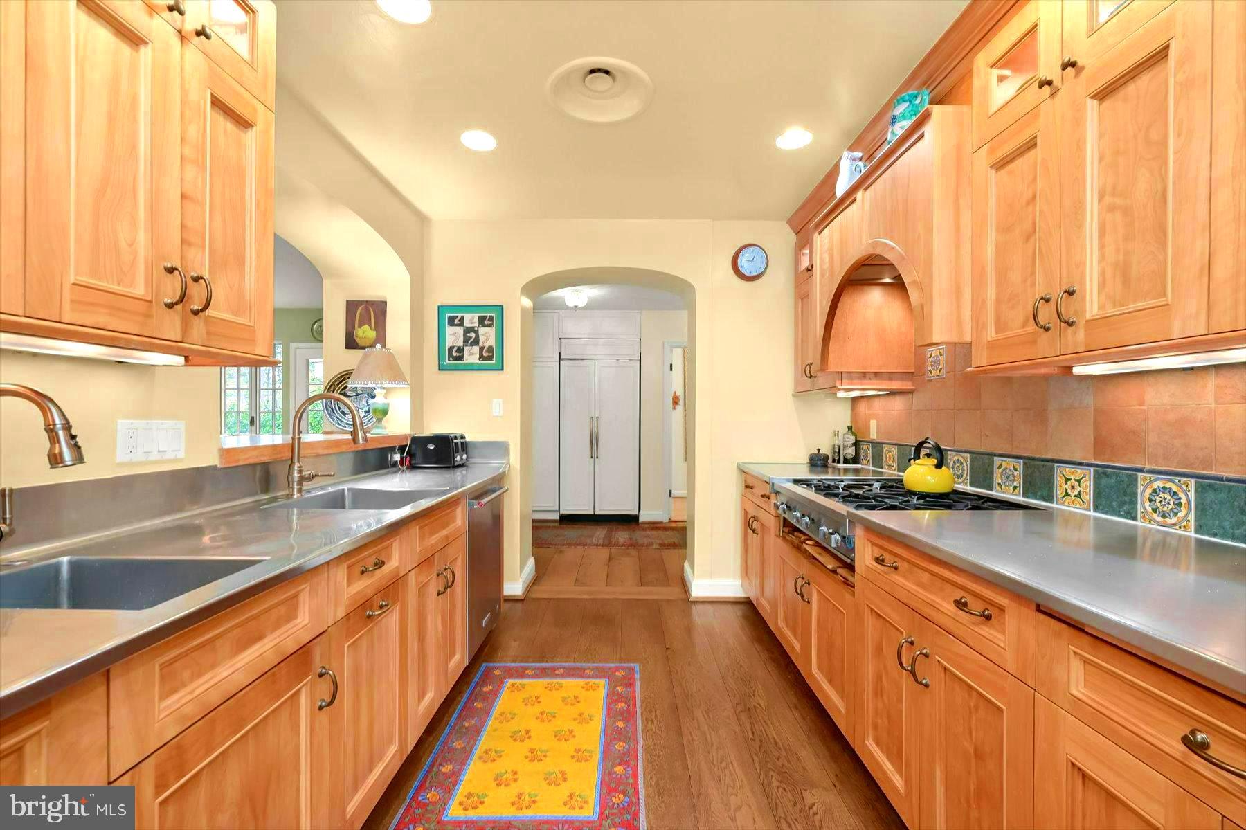 FOREST HILLS - Residential