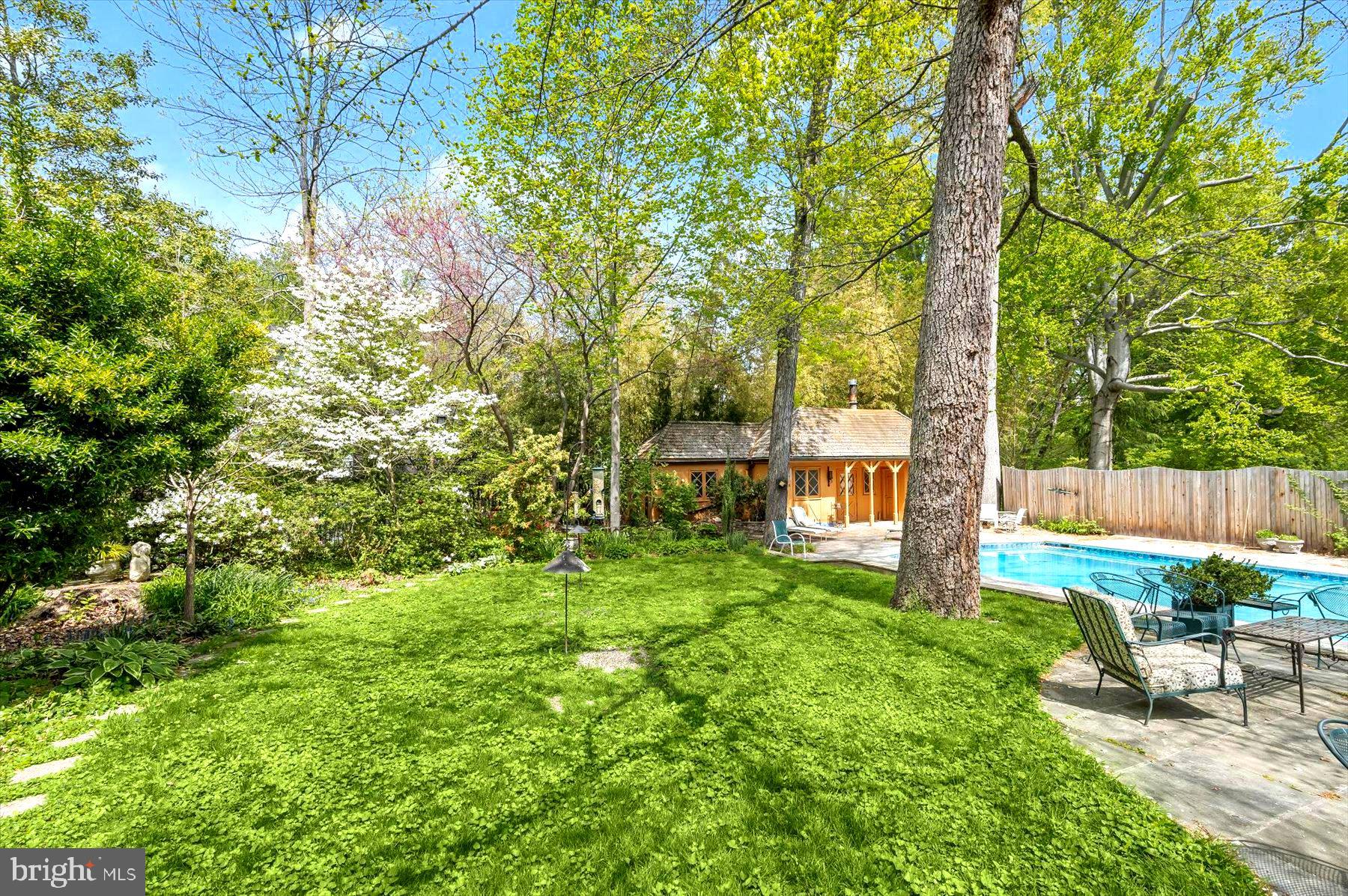 FOREST HILLS - Residential