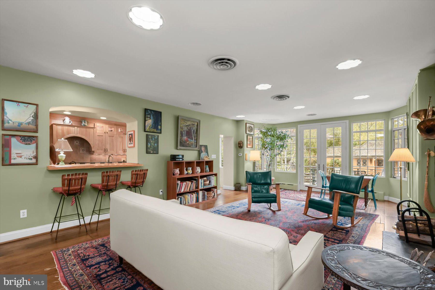 FOREST HILLS - Residential