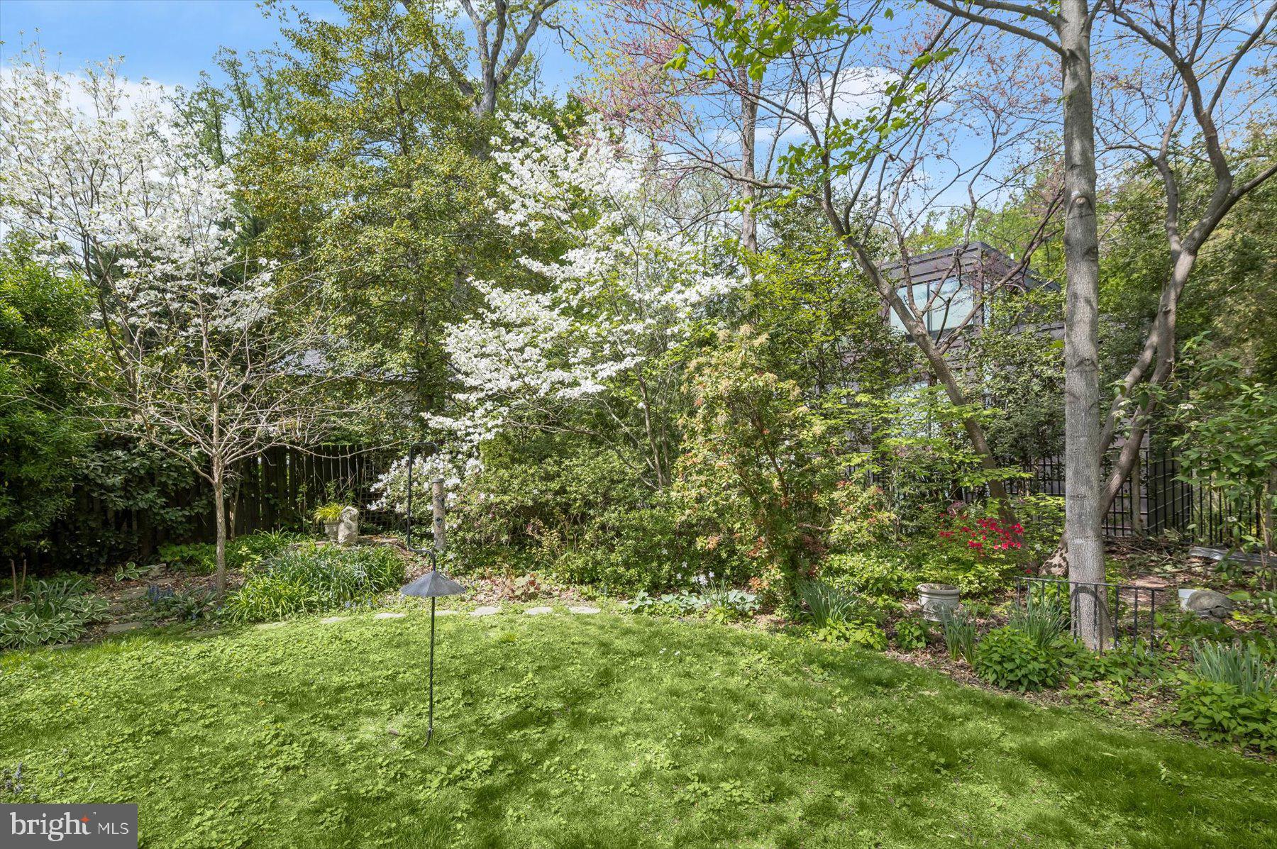 FOREST HILLS - Residential