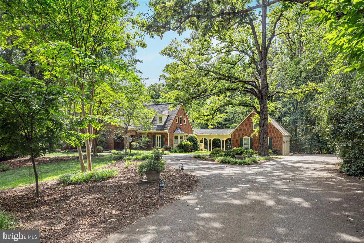 LEEWOOD - Residential