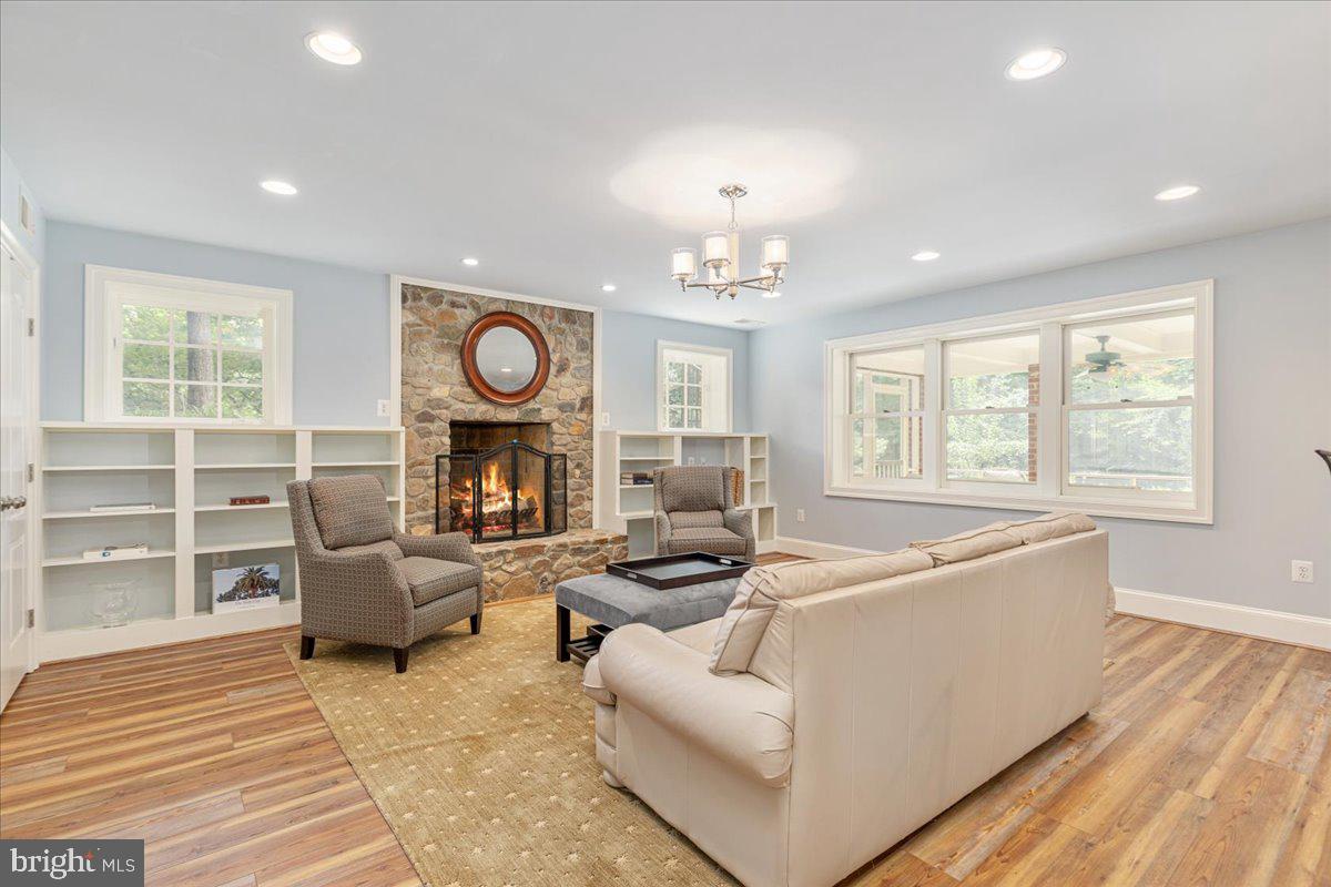 LEEWOOD - Residential